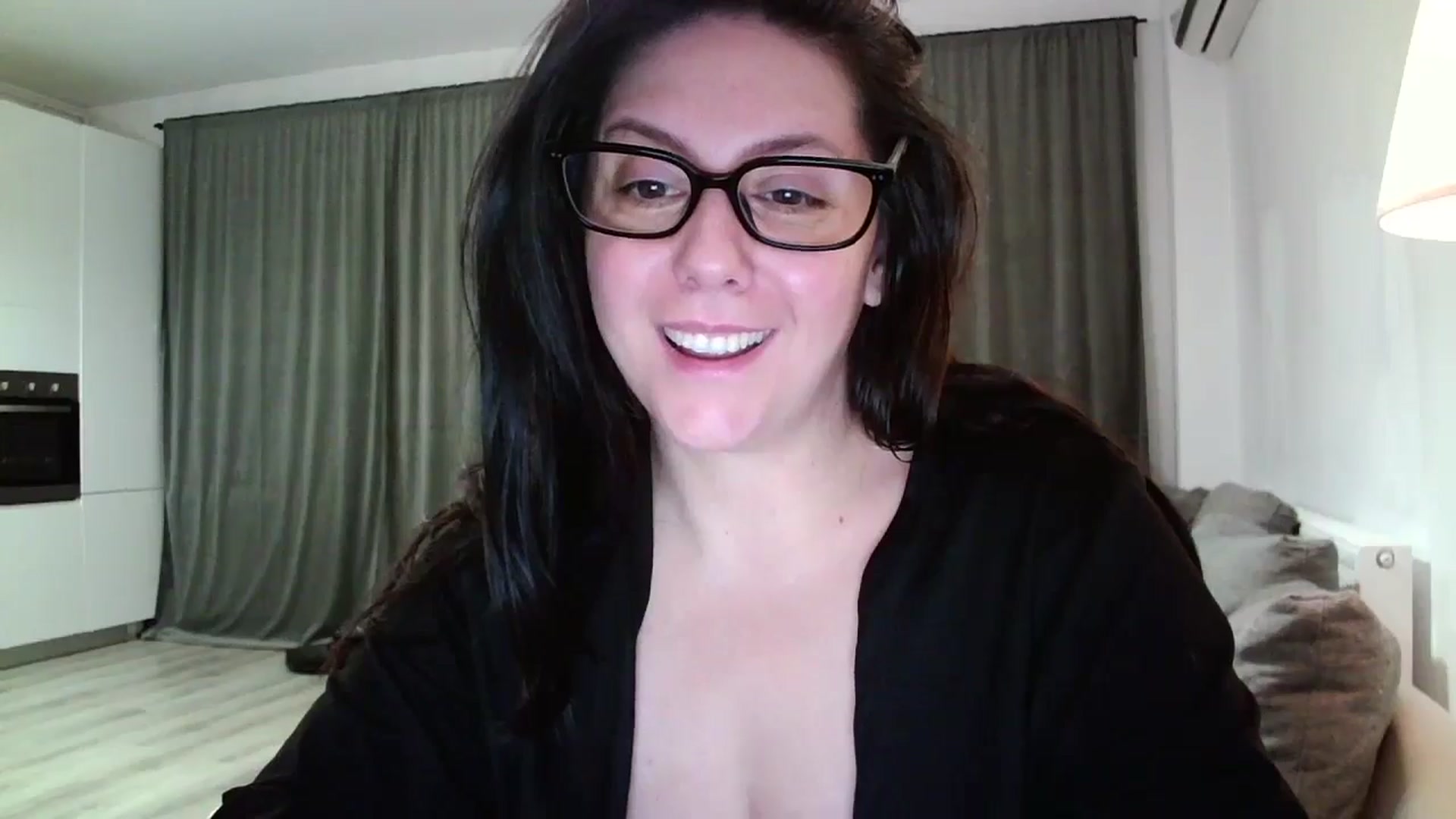 Gallery image thumbnail from SILKYWOMAN's myfreecams stream on, 11/23/2024, 16:49 image 8 of 20