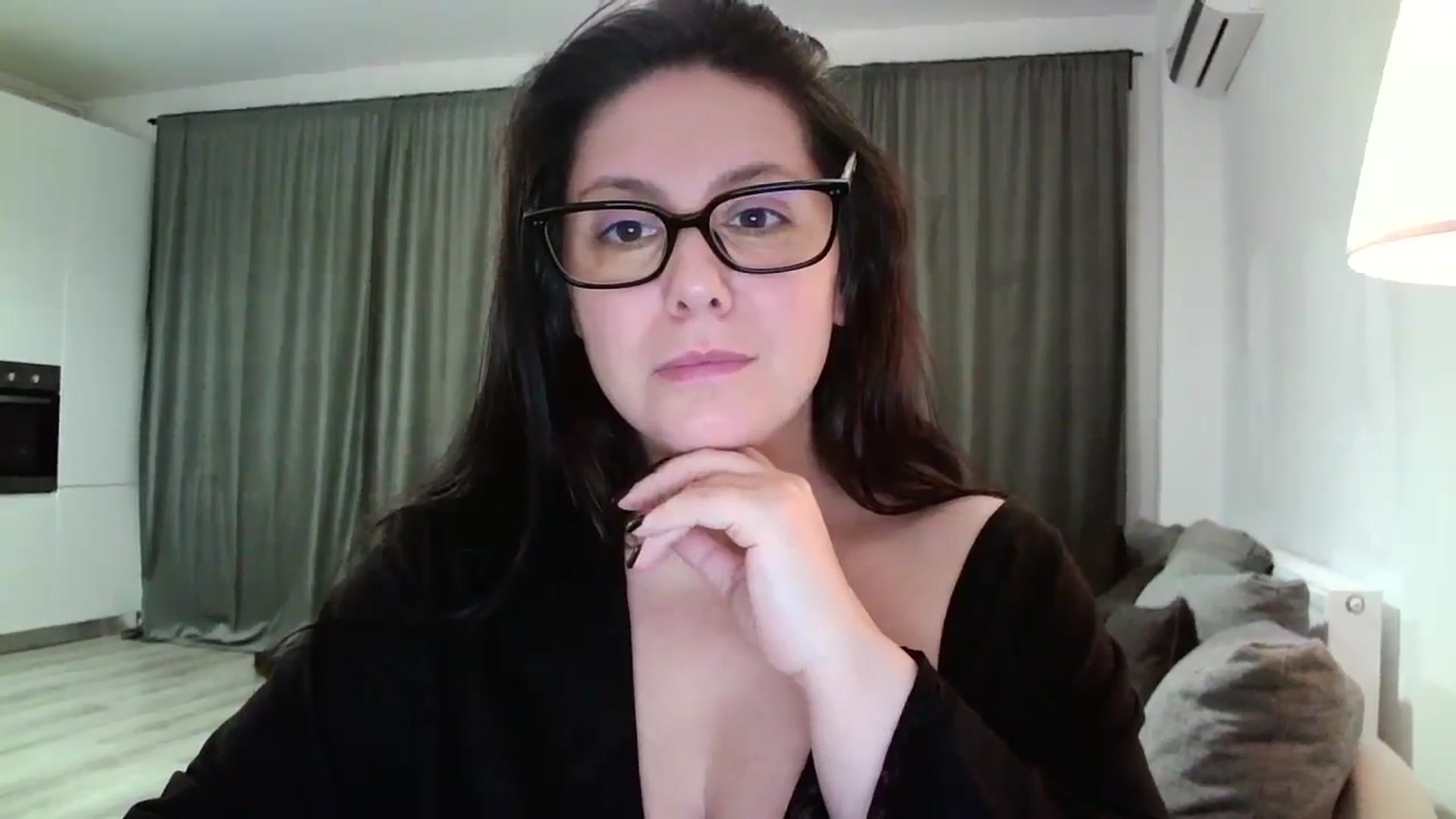 Gallery image thumbnail from SILKYWOMAN's myfreecams stream on, 11/23/2024, 21:18 image 7 of 20