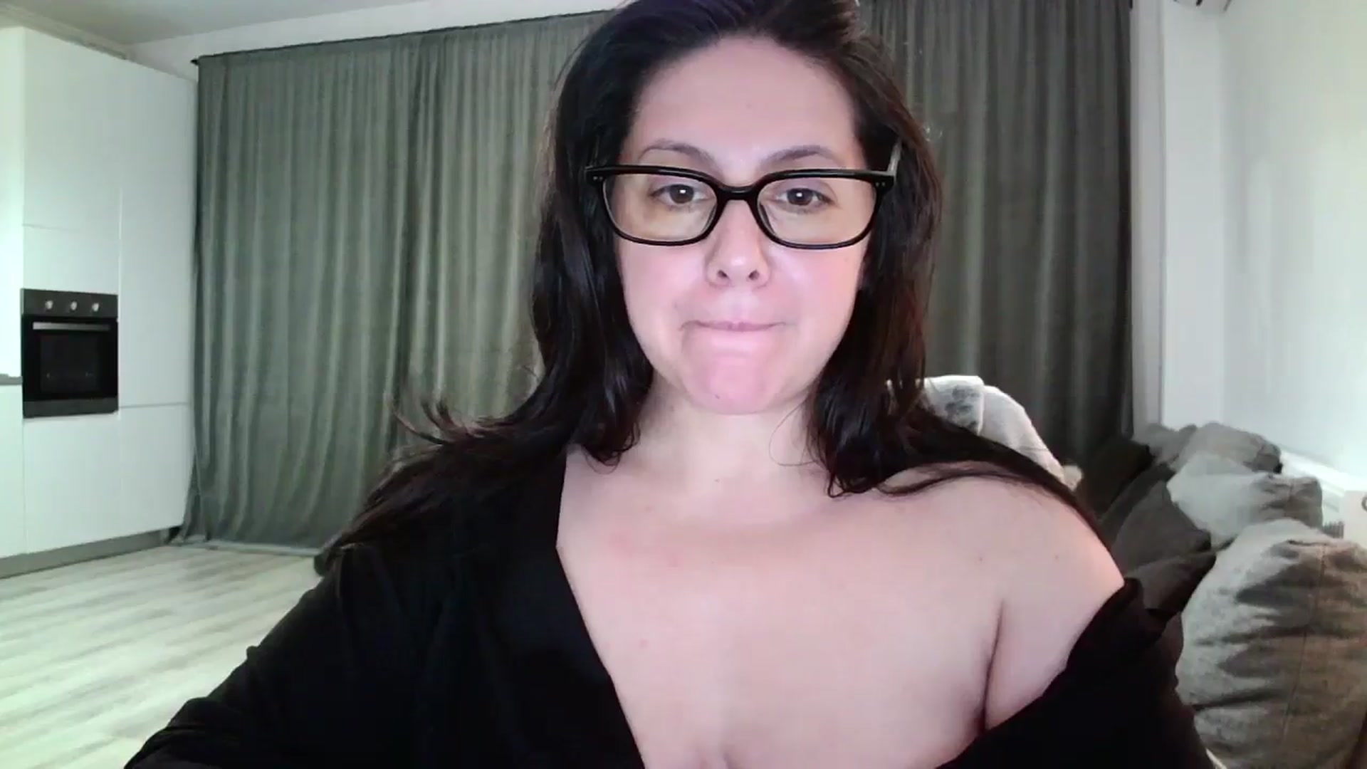 Gallery image thumbnail from SILKYWOMAN's myfreecams stream on, 11/24/2024, 16:55 image 8 of 20