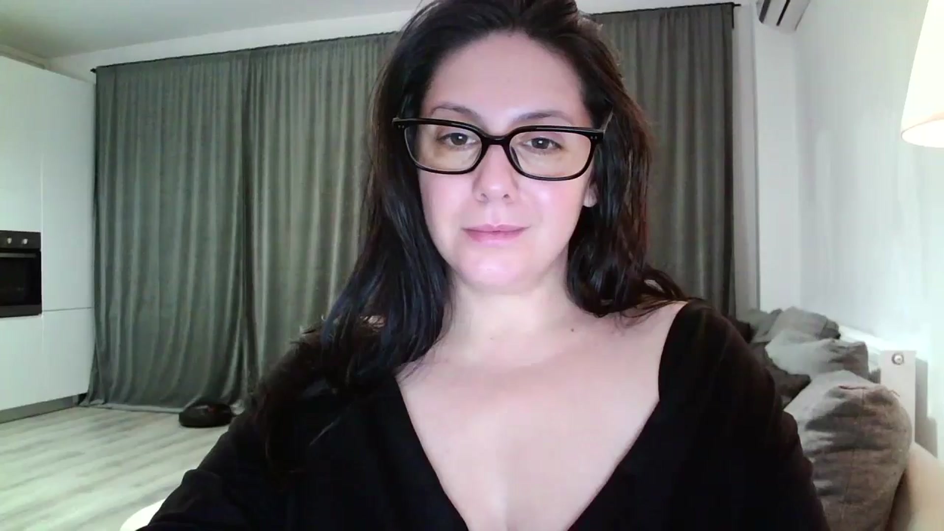 Gallery image thumbnail from SILKYWOMAN's myfreecams stream on, 11/24/2024, 20:29 image 15 of 20