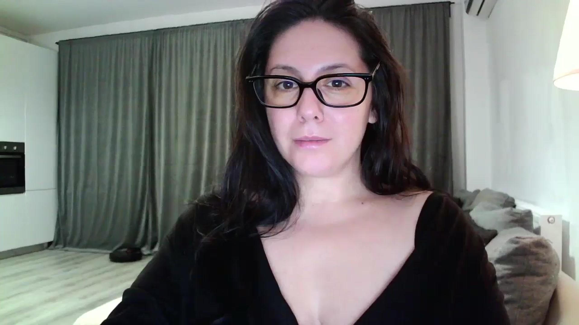 Gallery image thumbnail from SILKYWOMAN's myfreecams stream on, 11/24/2024, 20:29 image 16 of 20