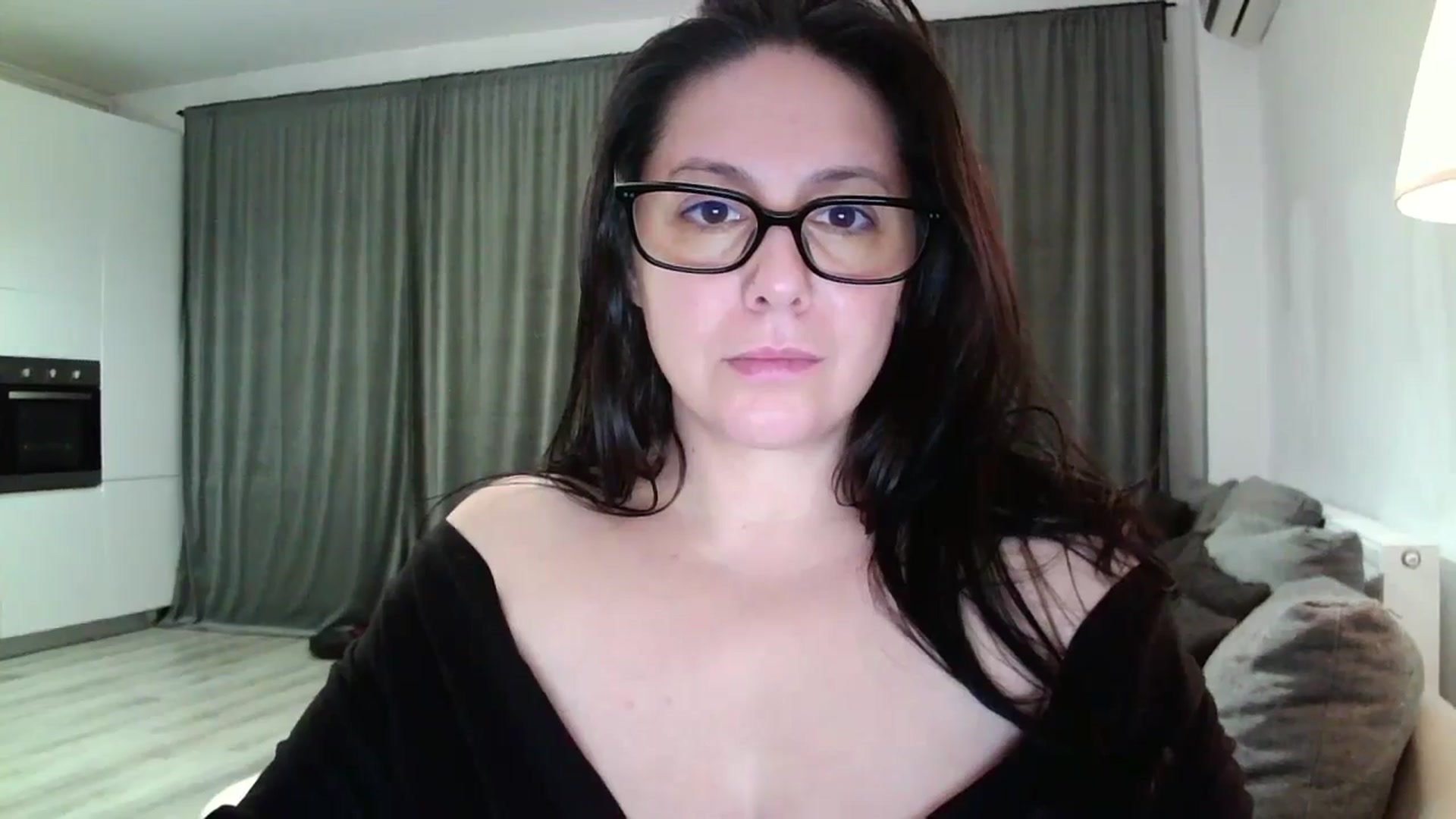 Gallery image thumbnail from SILKYWOMAN's myfreecams stream on, 11/24/2024, 20:29 image 8 of 20