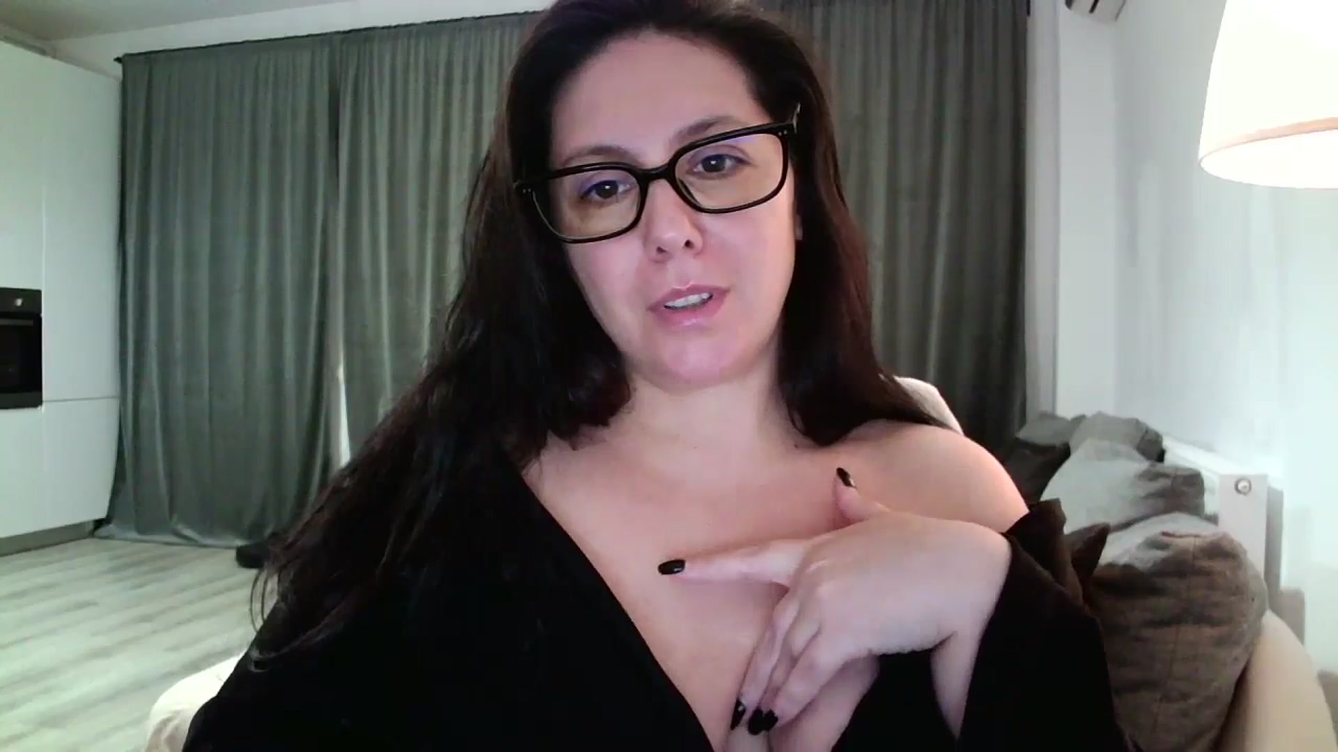 Gallery image thumbnail from SILKYWOMAN's myfreecams stream on, 11/26/2024, 19:08 image 16 of 20