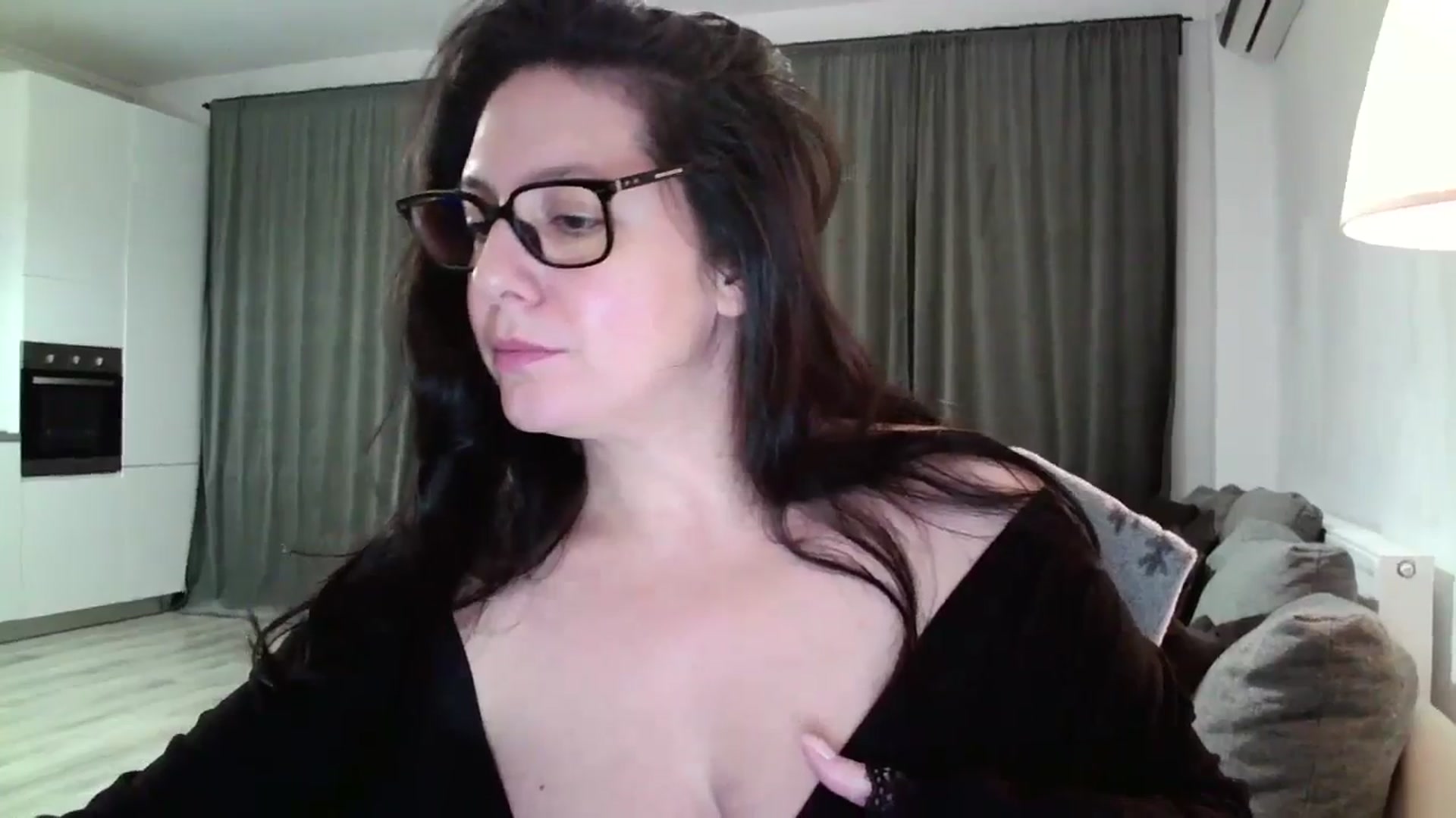Gallery image thumbnail from SILKYWOMAN's myfreecams stream on, 11/29/2024, 16:54 image 10 of 20