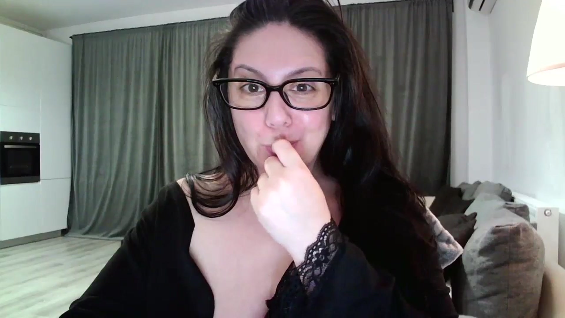 Gallery image thumbnail from SILKYWOMAN's myfreecams stream on, 11/30/2024, 16:29 image 12 of 20