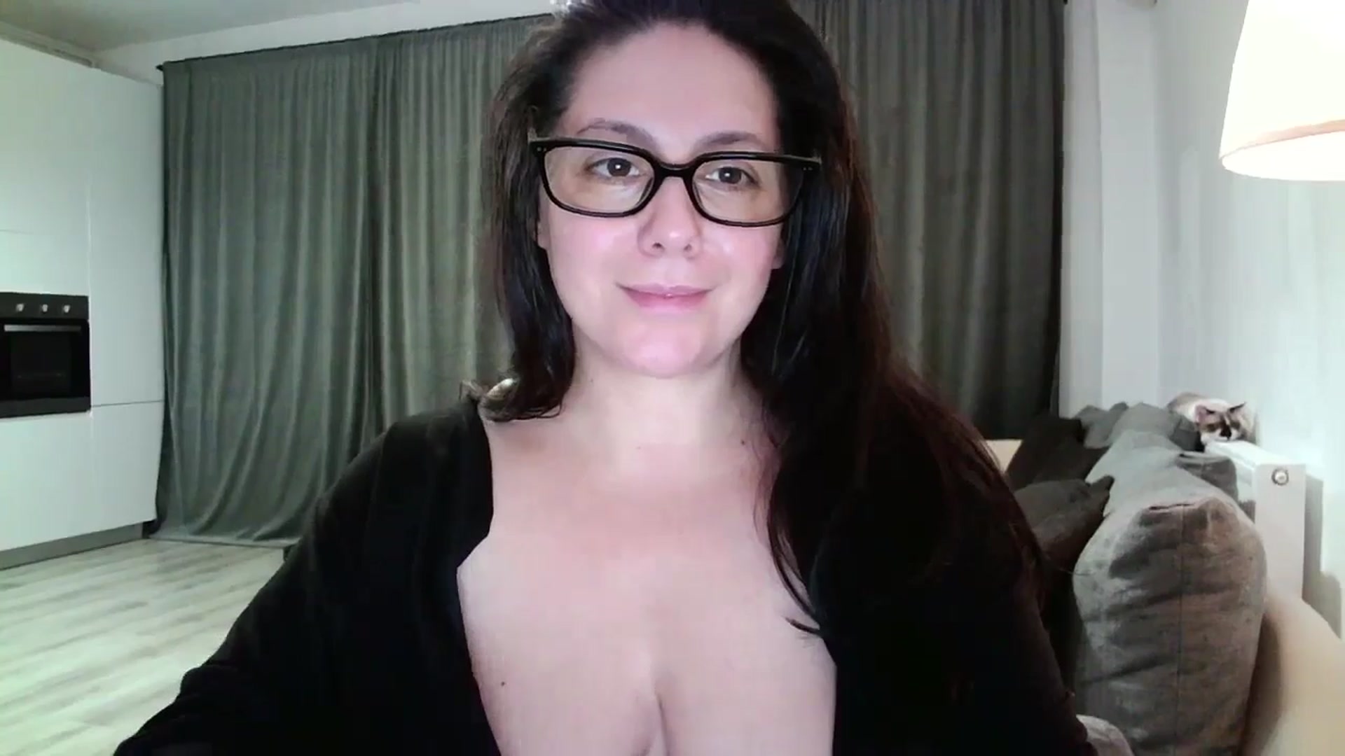 Gallery image thumbnail from SILKYWOMAN's myfreecams stream on, 11/30/2024, 17:10 image 7 of 20