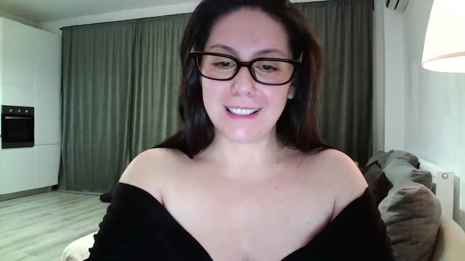 Gallery image thumbnail from SILKYWOMAN's myfreecams stream on, 12/02/2024, 19:43 image 4 of 20