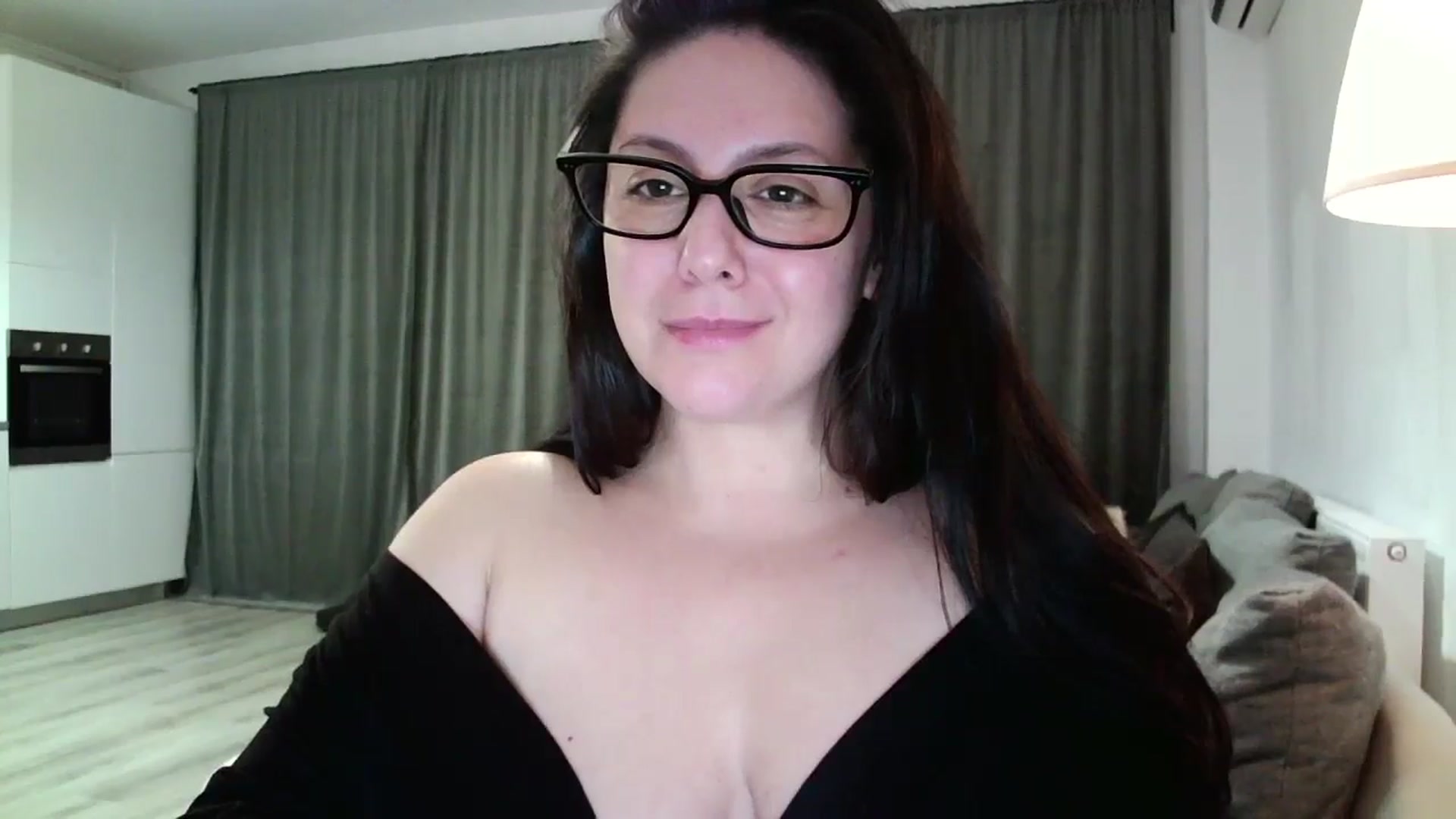 Gallery image thumbnail from SILKYWOMAN's myfreecams stream on, 12/02/2024, 19:43 image 2 of 20