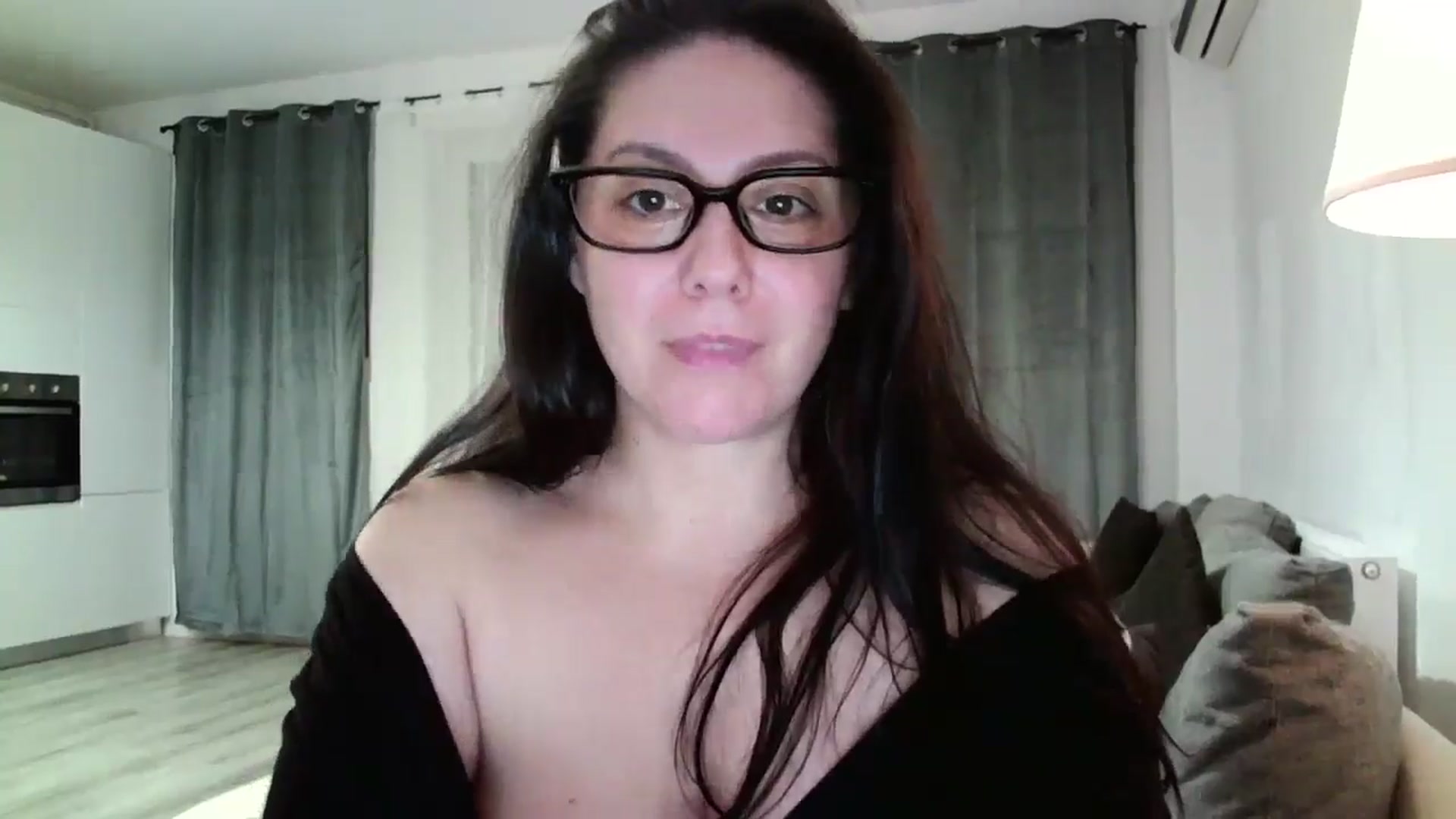 Gallery image thumbnail from SILKYWOMAN's myfreecams stream on, 12/07/2024, 19:33 image 2 of 20