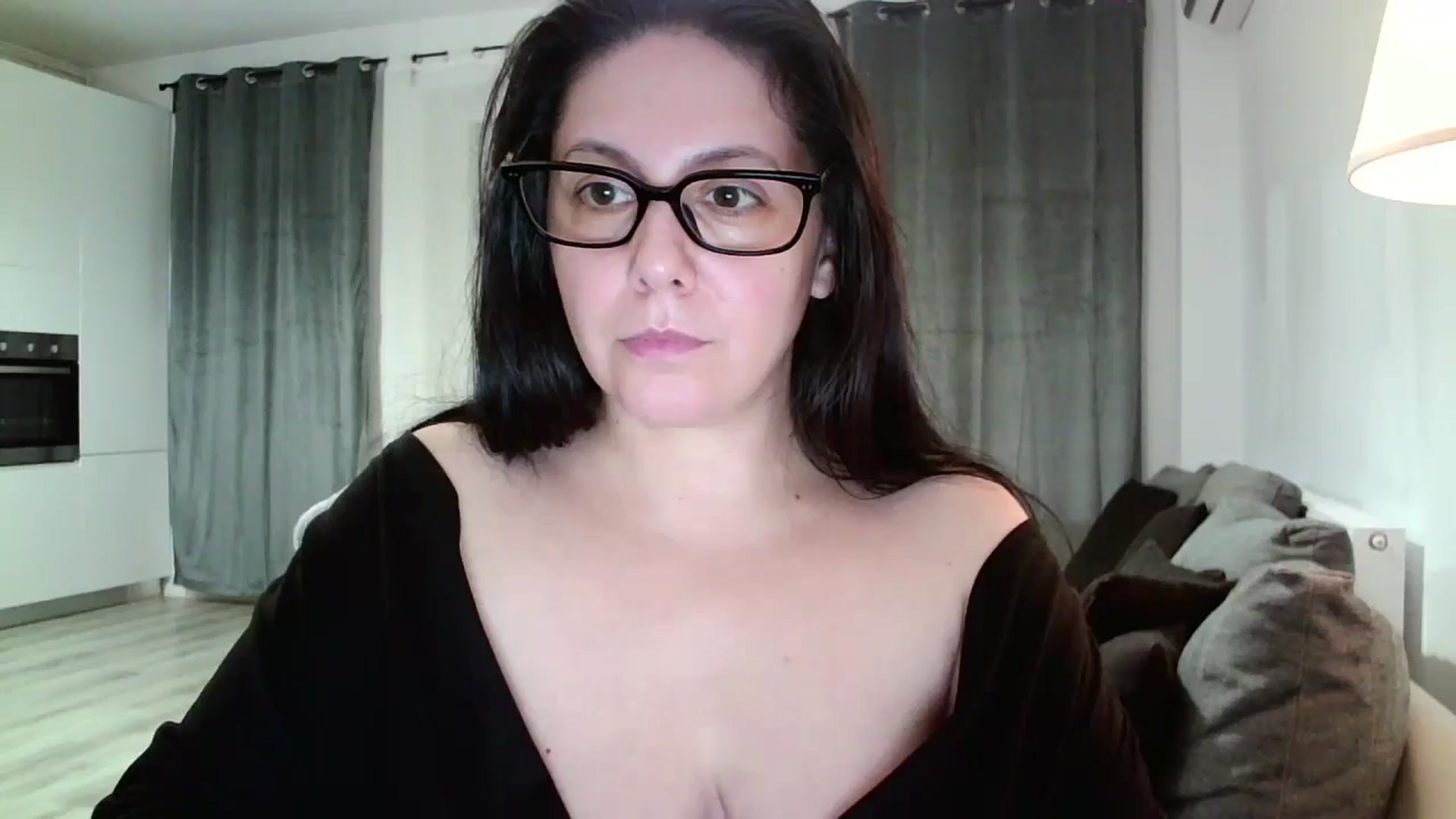 Gallery image thumbnail from SILKYWOMAN's myfreecams stream on, 12/10/2024, 17:48 image 7 of 20