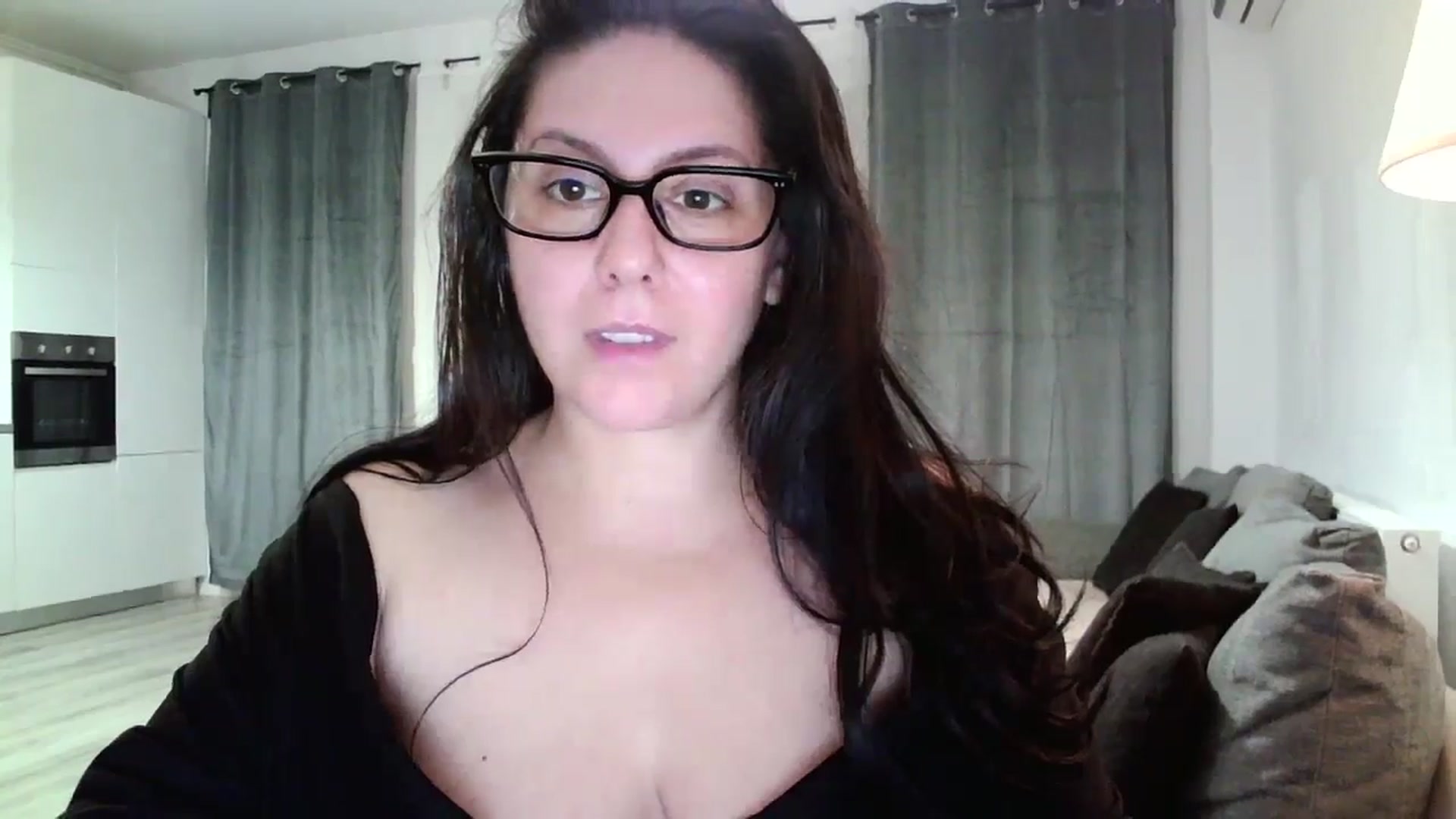 Gallery image thumbnail from SILKYWOMAN's myfreecams stream on, 12/10/2024, 17:48 image 17 of 20