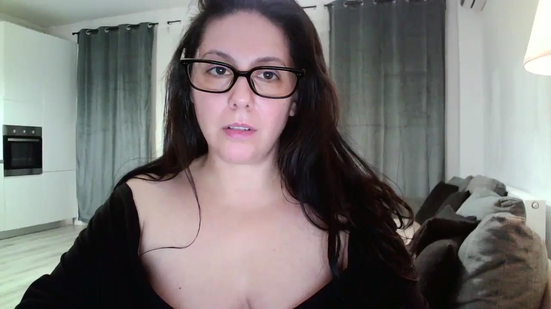 Gallery image thumbnail from SILKYWOMAN's myfreecams stream on, 12/10/2024, 17:48 image 16 of 20