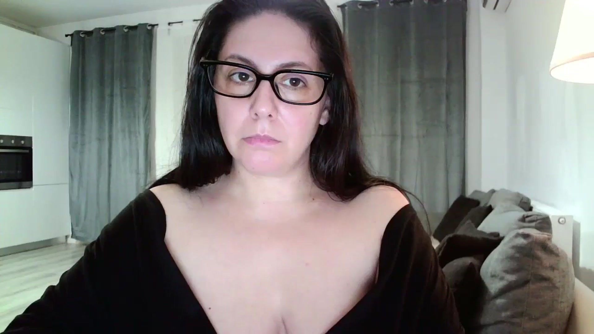 Gallery image thumbnail from SILKYWOMAN's myfreecams stream on, 12/10/2024, 17:48 image 5 of 20
