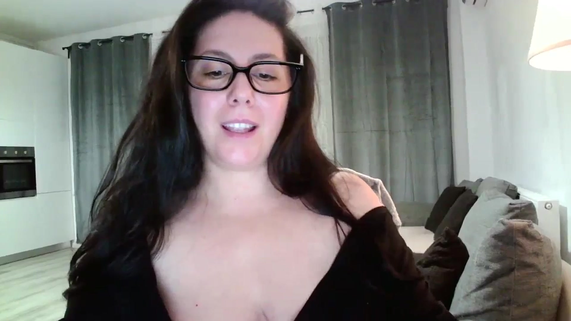 Gallery image thumbnail from SILKYWOMAN's myfreecams stream on, 12/11/2024, 19:28 image 3 of 20