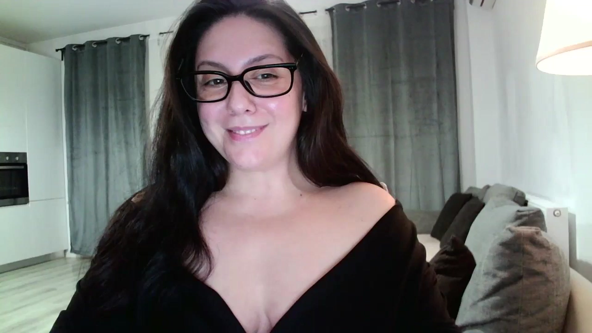 Gallery image thumbnail from SILKYWOMAN's myfreecams stream on, 12/11/2024, 19:28 image 1 of 20