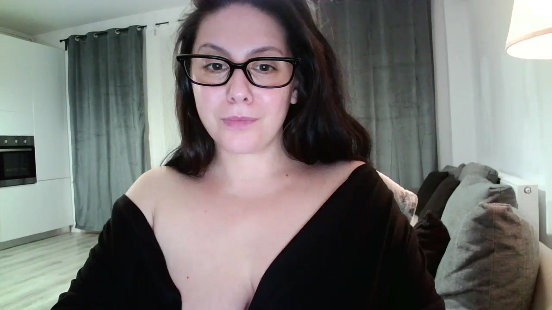 Gallery image thumbnail from SILKYWOMAN's myfreecams stream on, 12/11/2024, 19:53 image 5 of 20