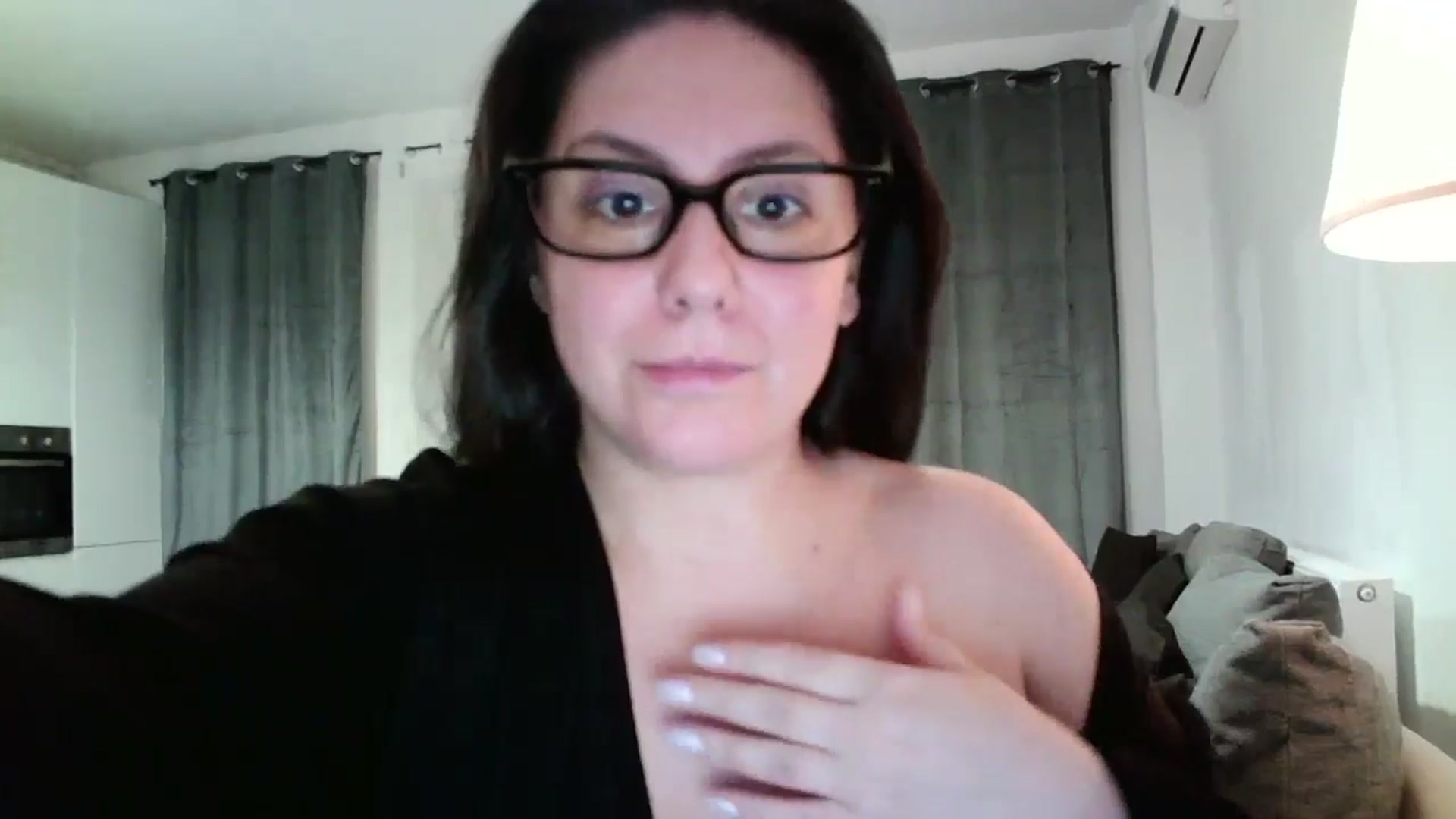 Gallery image thumbnail from SILKYWOMAN's myfreecams stream on, 12/14/2024, 17:23 image 10 of 20