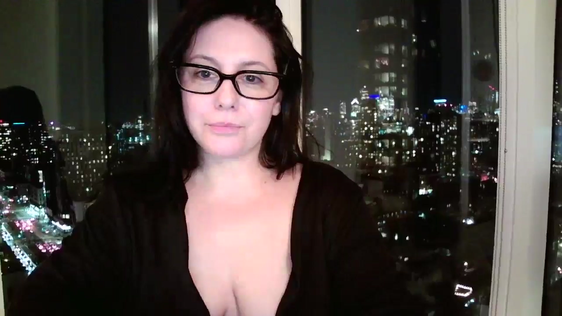 Gallery image thumbnail from SILKYWOMAN's myfreecams stream on, 12/18/2024, 01:20 image 8 of 20