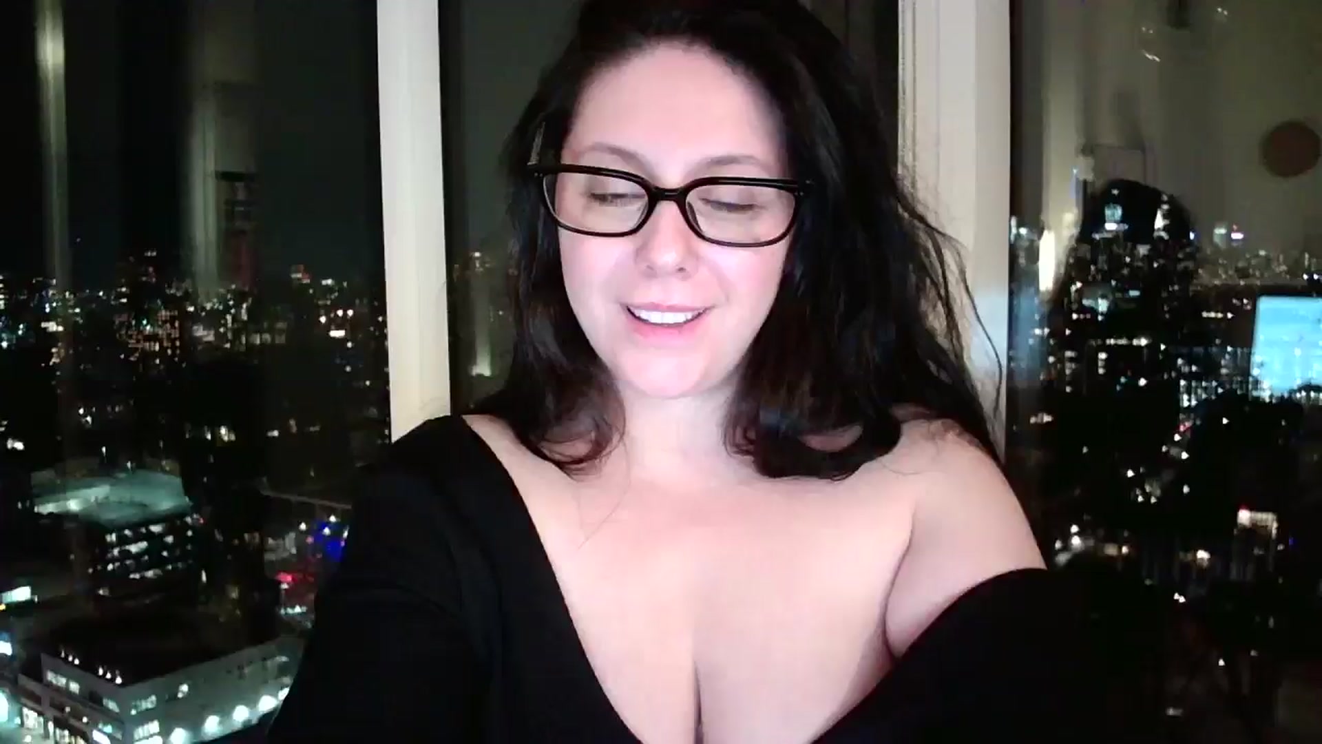 Gallery image thumbnail from SILKYWOMAN's myfreecams stream on, 12/20/2024, 24:38 image 1 of 20