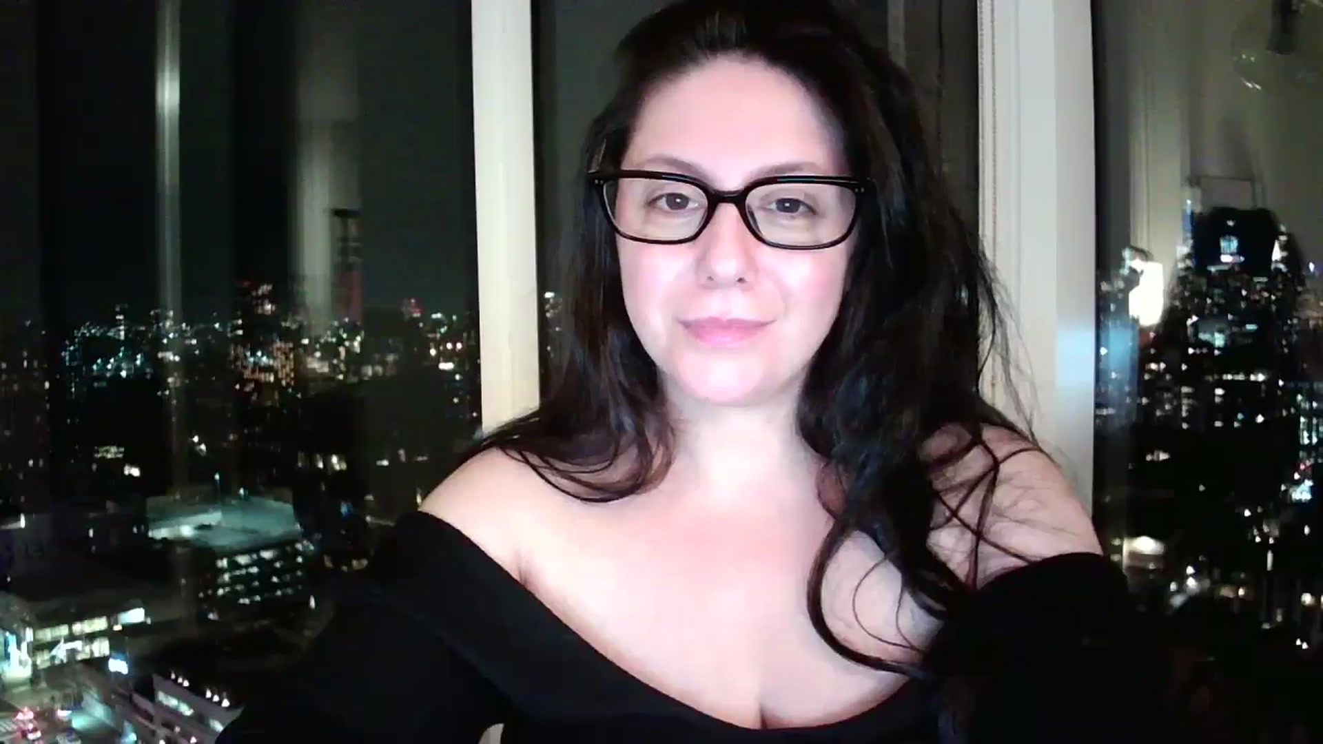 Gallery image thumbnail from SILKYWOMAN's myfreecams stream on, 12/20/2024, 03:08 image 7 of 20