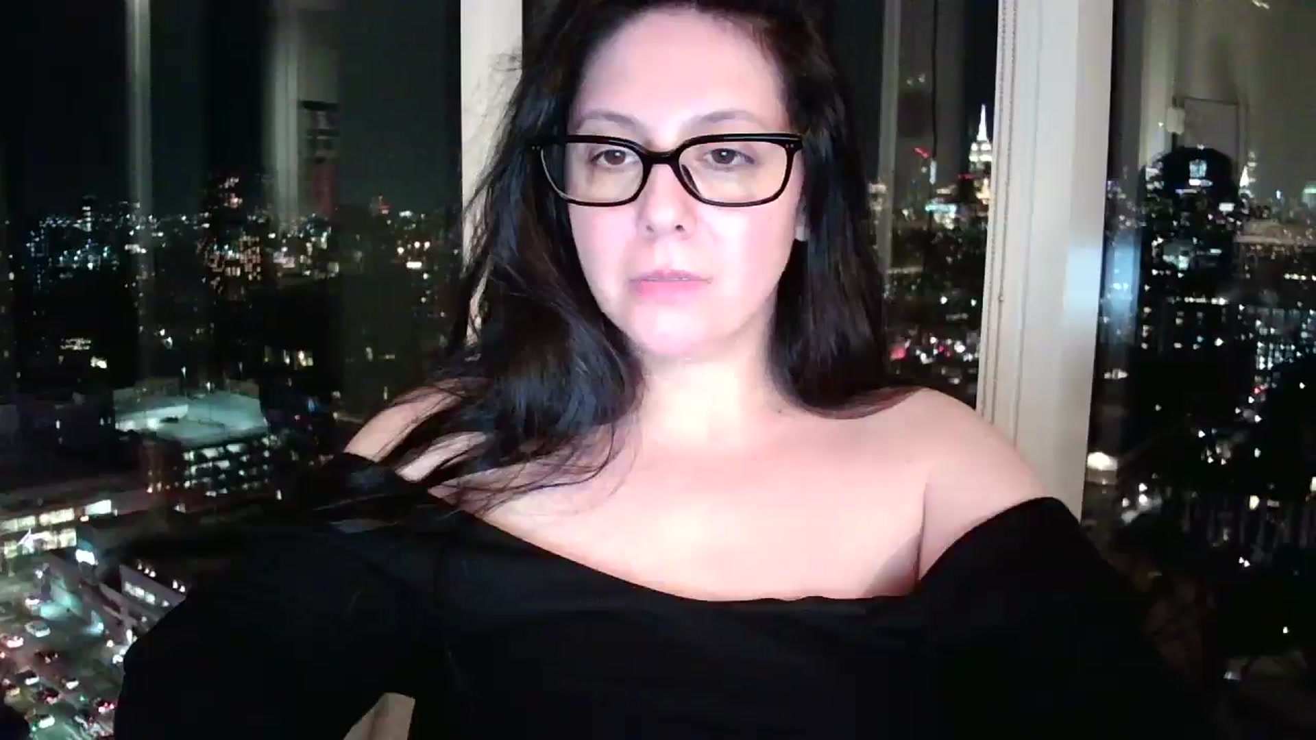 Gallery image thumbnail from SILKYWOMAN's myfreecams stream on, 12/20/2024, 03:08 image 17 of 20