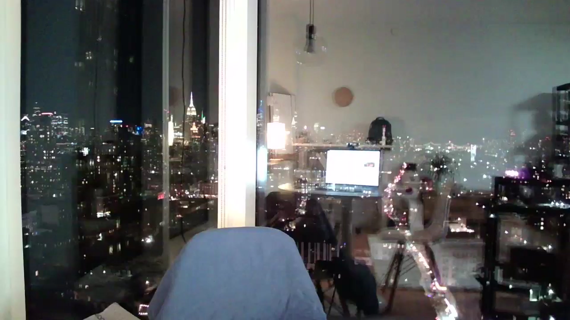 Gallery image thumbnail from SILKYWOMAN's myfreecams stream on, 12/22/2024, 01:40 image 5 of 20