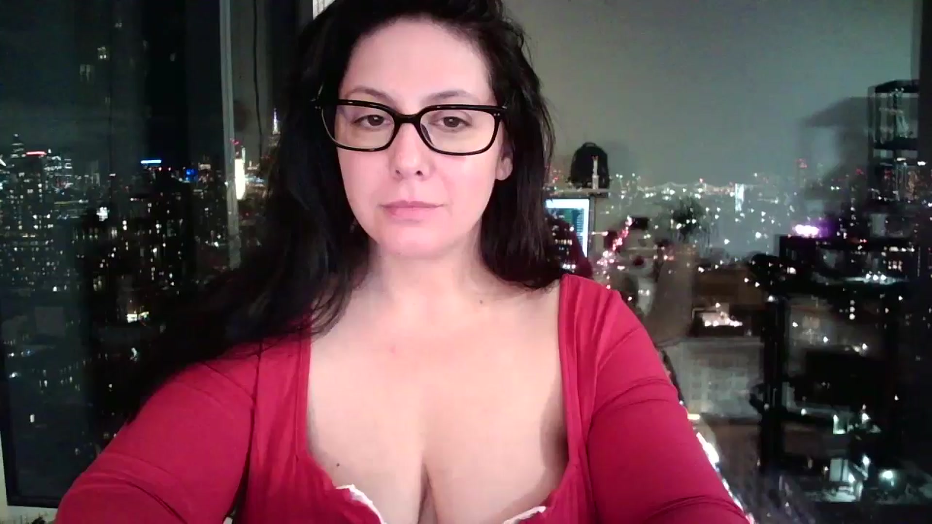Gallery image thumbnail from SILKYWOMAN's myfreecams stream on, 12/22/2024, 01:40 image 15 of 20