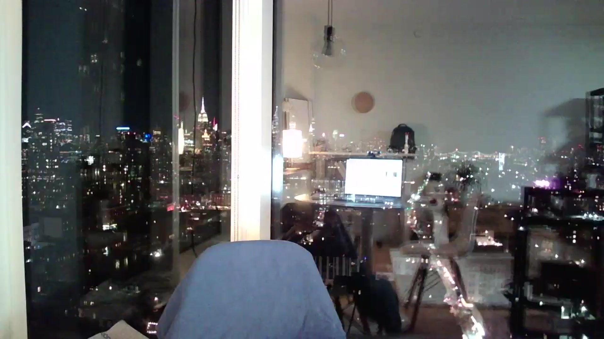 Gallery image thumbnail from SILKYWOMAN's myfreecams stream on, 12/22/2024, 01:40 image 7 of 20