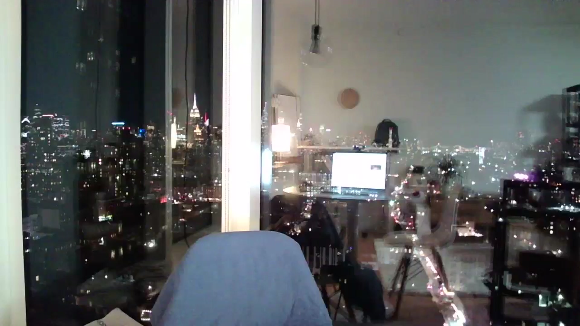 Gallery image thumbnail from SILKYWOMAN's myfreecams stream on, 12/22/2024, 01:40 image 6 of 20
