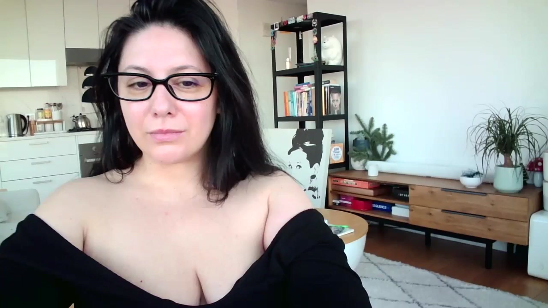 Gallery image thumbnail from SILKYWOMAN's myfreecams stream on, 12/22/2024, 13:48 image 4 of 20