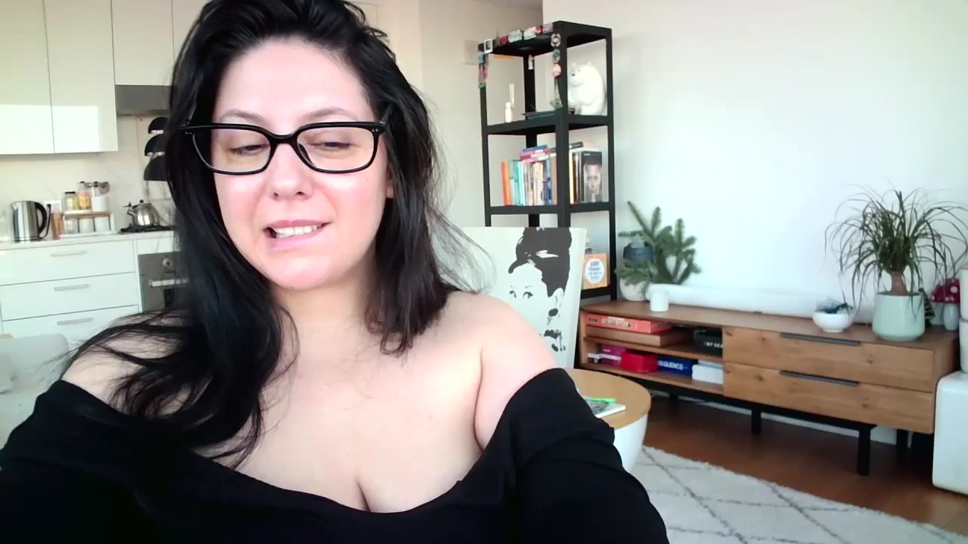 Gallery image thumbnail from SILKYWOMAN's myfreecams stream on, 12/22/2024, 13:48 image 5 of 20