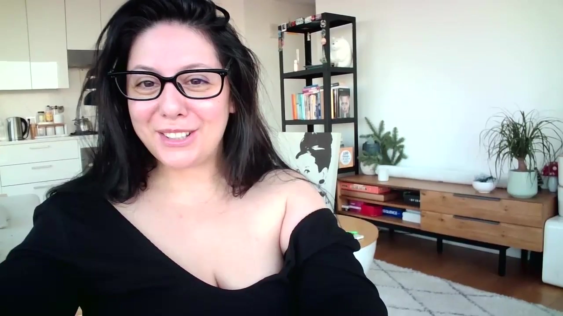 Gallery image thumbnail from SILKYWOMAN's myfreecams stream on, 12/22/2024, 13:48 image 2 of 20