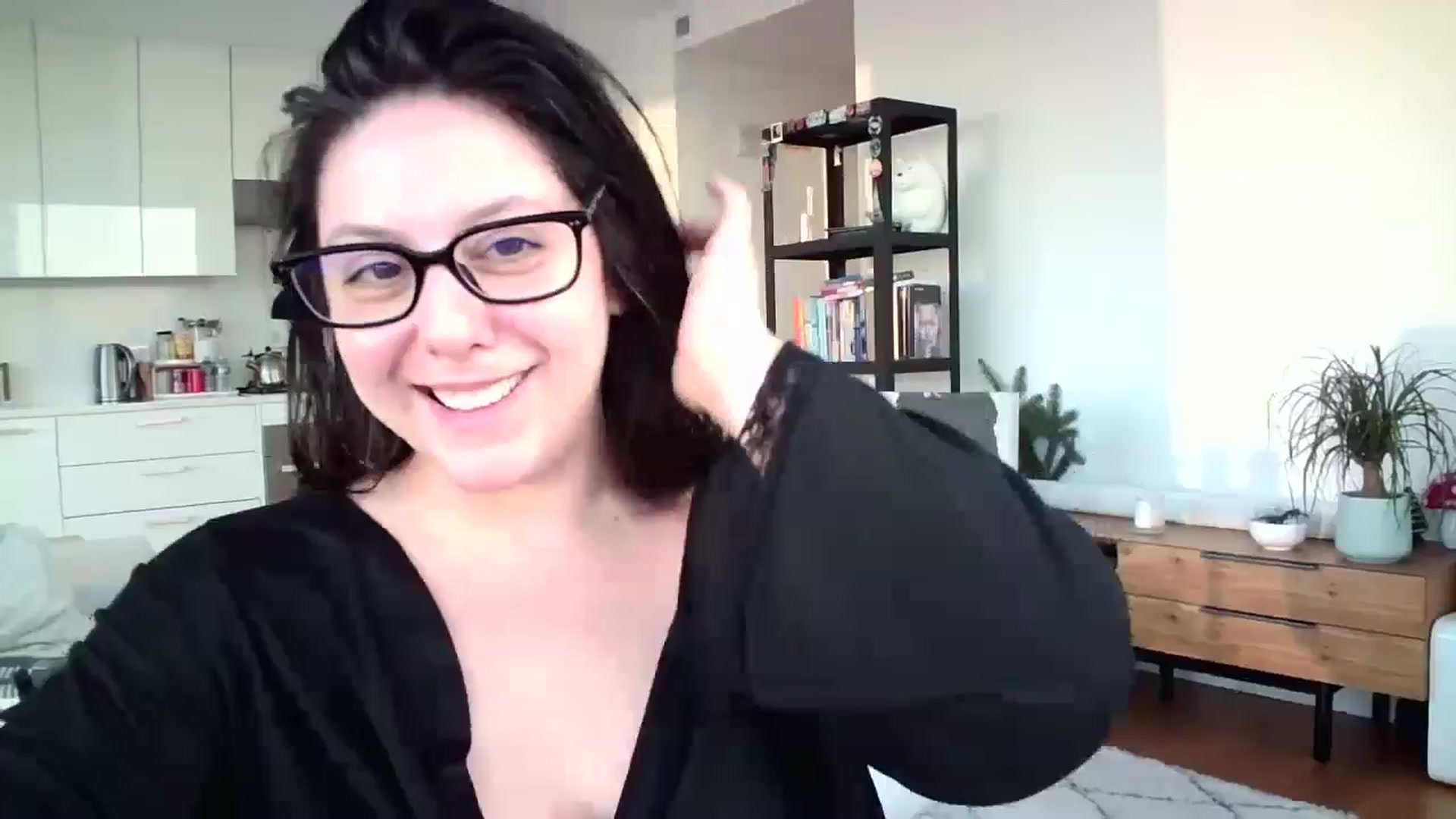 Gallery image thumbnail from SILKYWOMAN's myfreecams stream on, 12/23/2024, 20:55 image 11 of 20