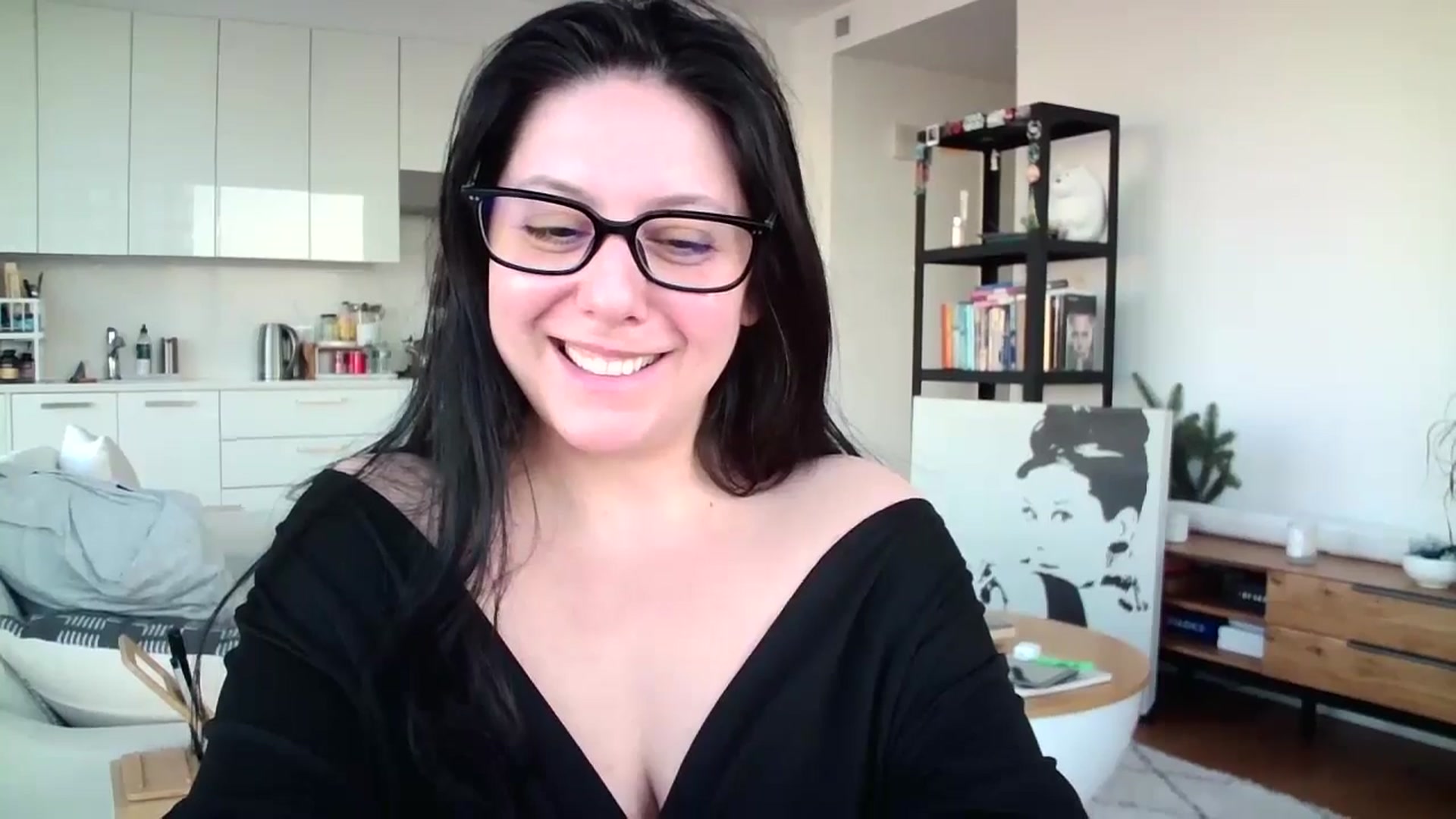 Gallery image thumbnail from SILKYWOMAN's myfreecams stream on, 12/23/2024, 20:55 image 4 of 20