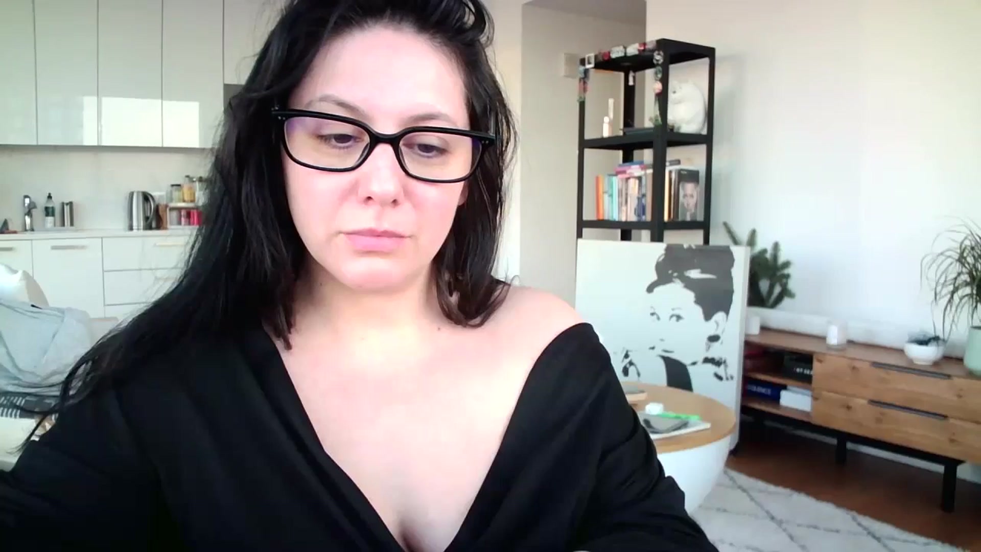 Gallery image thumbnail from SILKYWOMAN's myfreecams stream on, 12/23/2024, 20:55 image 6 of 20