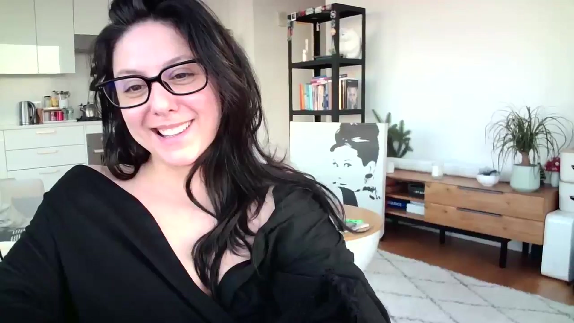 Gallery image thumbnail from SILKYWOMAN's myfreecams stream on, 12/23/2024, 20:55 image 18 of 20