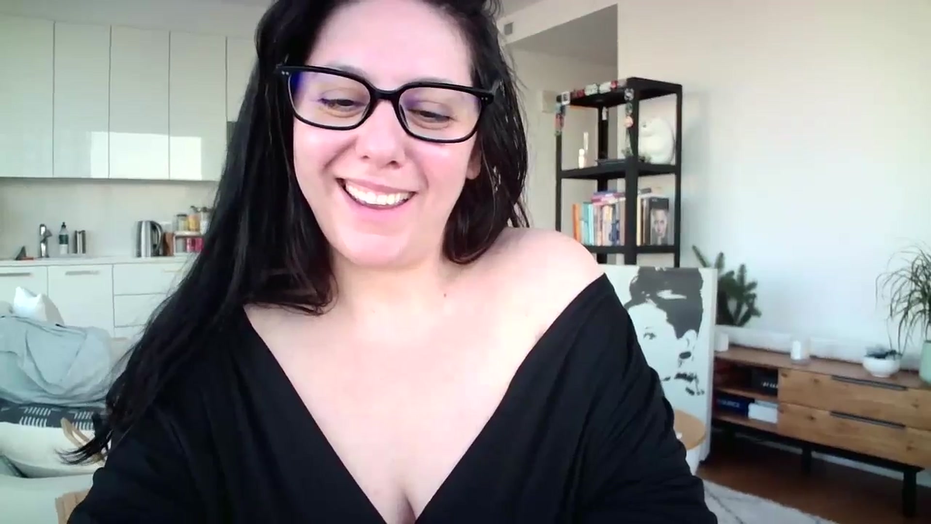 Gallery image thumbnail from SILKYWOMAN's myfreecams stream on, 12/23/2024, 20:55 image 2 of 20