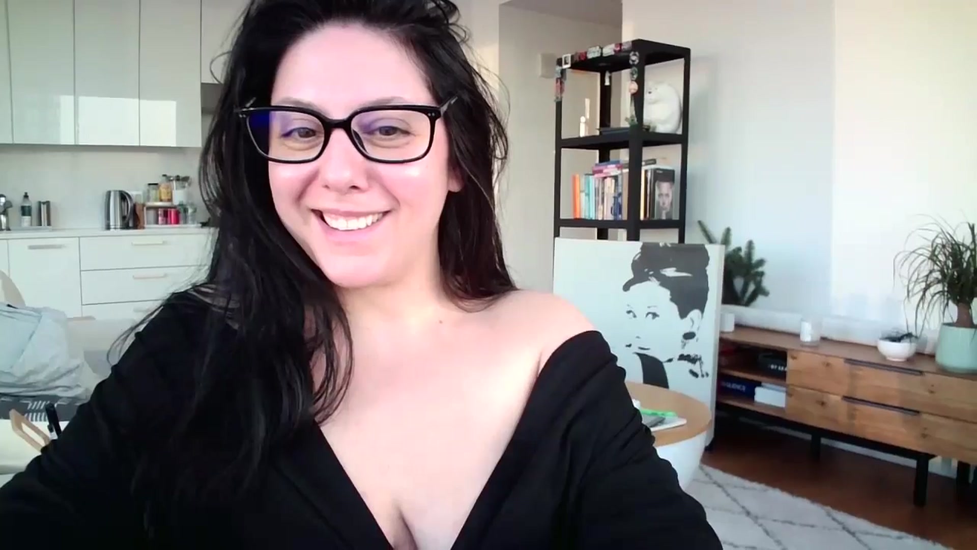 Gallery image thumbnail from SILKYWOMAN's myfreecams stream on, 12/23/2024, 20:55 image 9 of 20