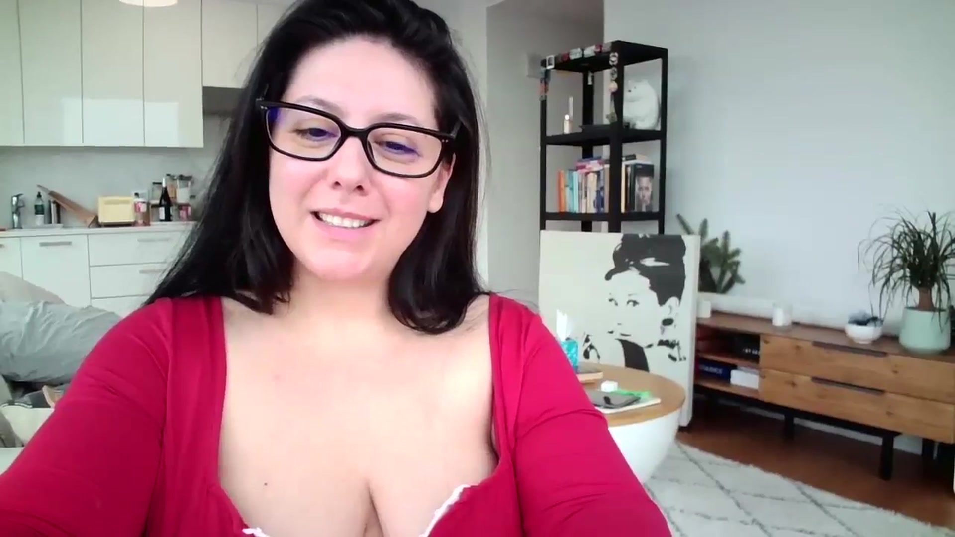 Gallery image thumbnail from SILKYWOMAN's myfreecams stream on, 12/25/2024, 14:36 image 15 of 20
