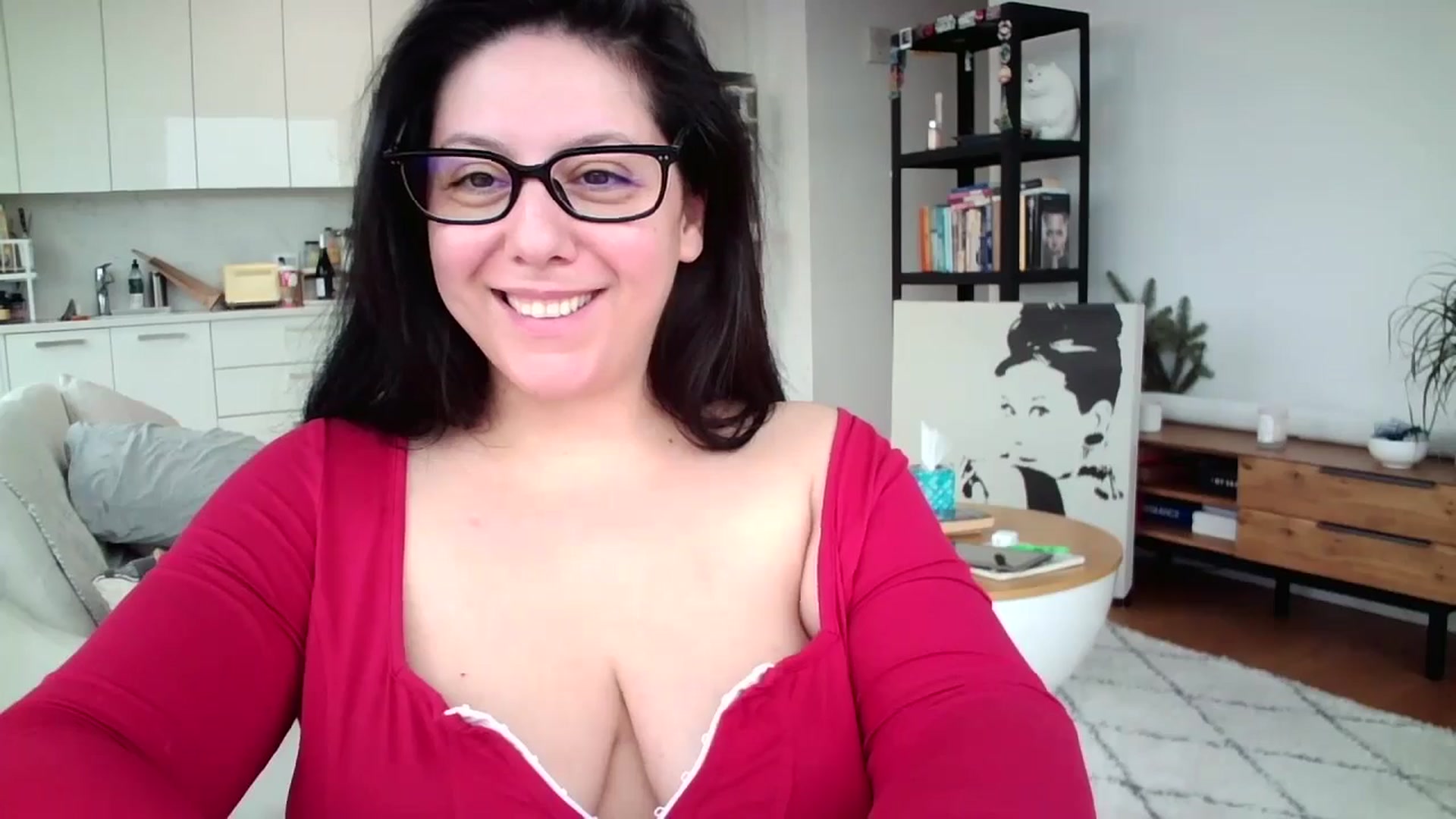 Gallery image thumbnail from SILKYWOMAN's myfreecams stream on, 12/25/2024, 14:36 image 9 of 20