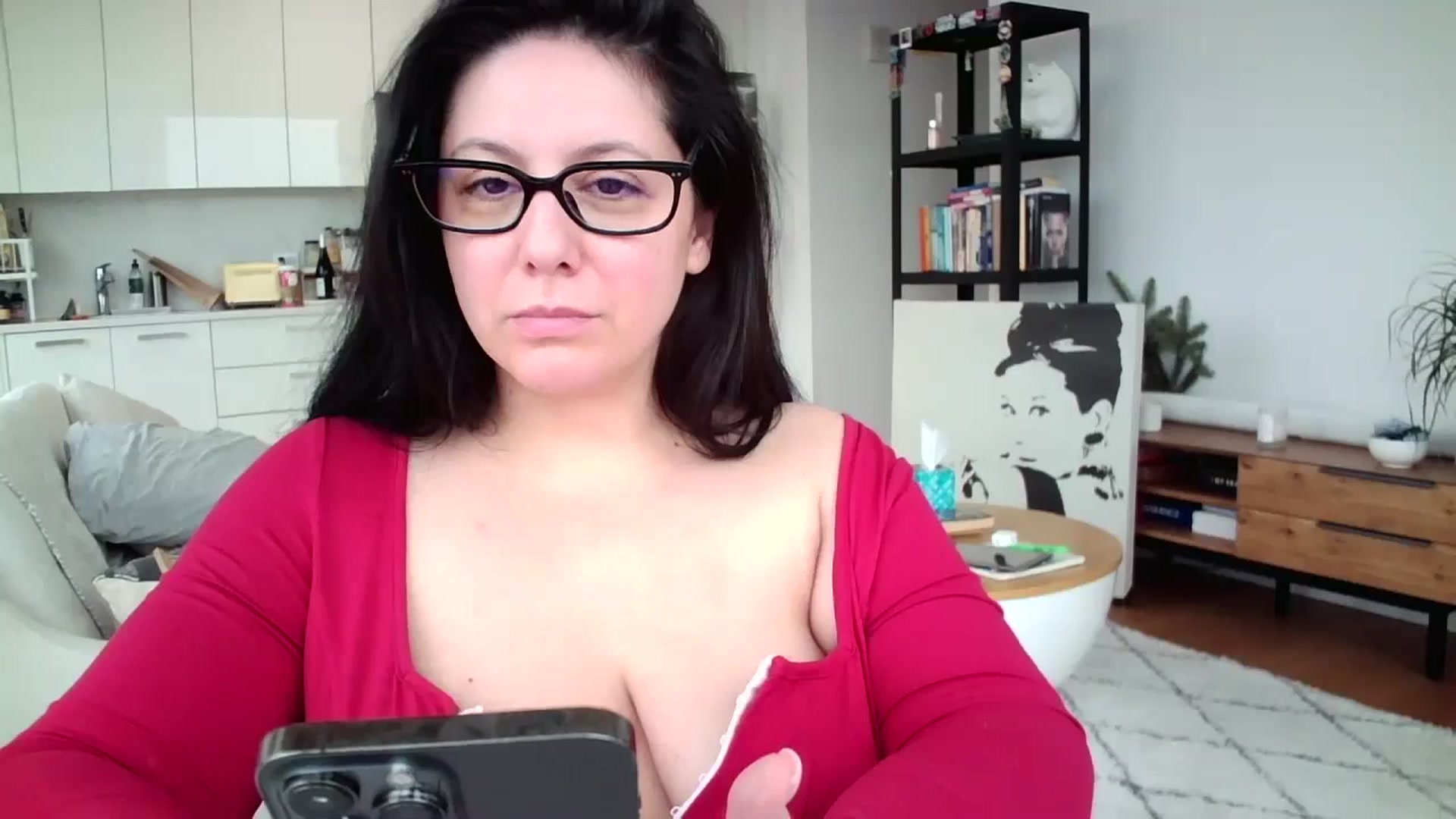 Gallery image thumbnail from SILKYWOMAN's myfreecams stream on, 12/25/2024, 14:36 image 10 of 20