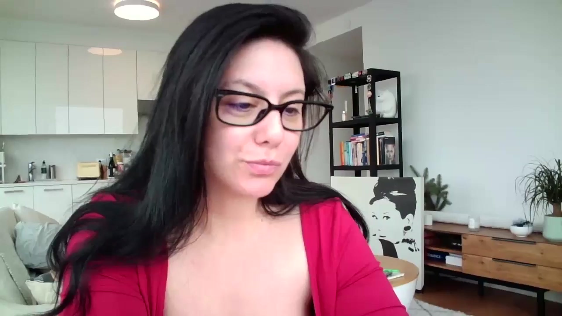 Gallery image thumbnail from SILKYWOMAN's myfreecams stream on, 12/25/2024, 15:56 image 19 of 20