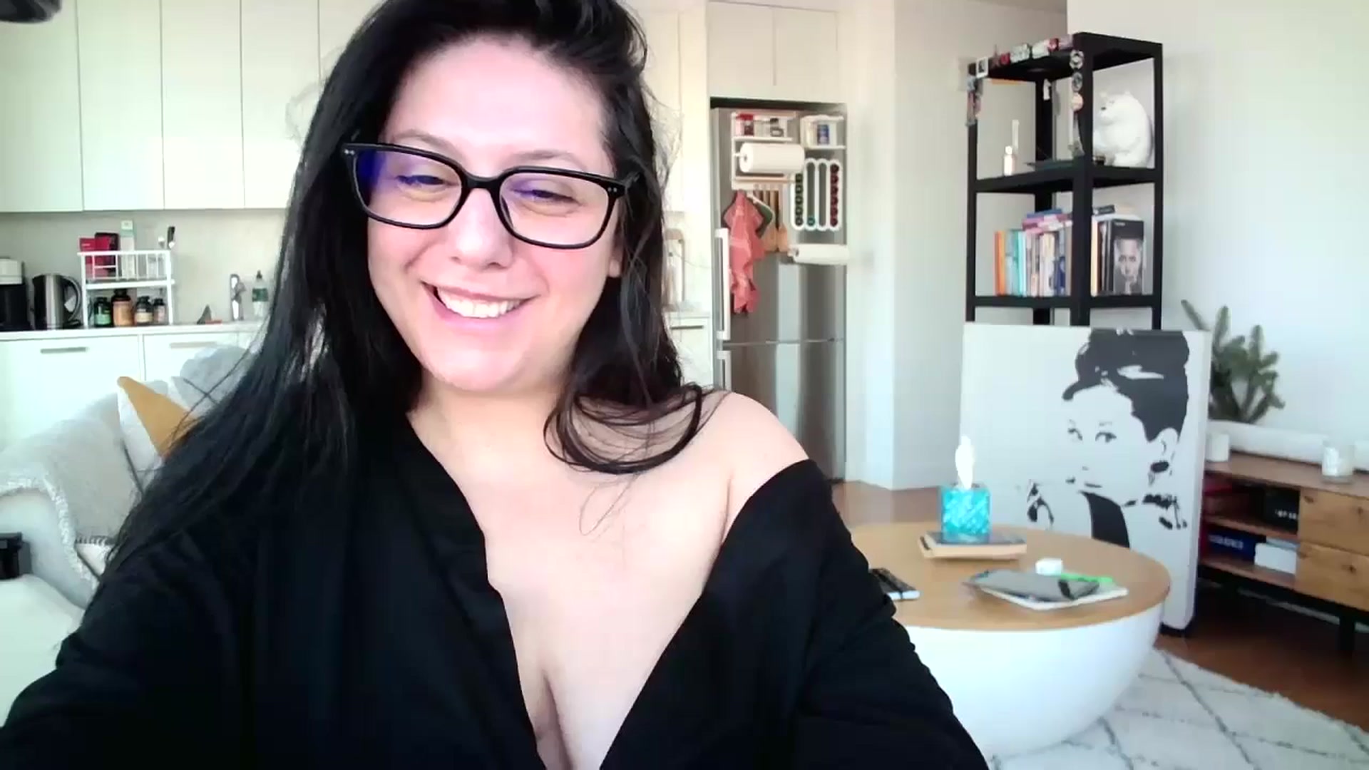 Gallery image thumbnail from SILKYWOMAN's myfreecams stream on, 12/26/2024, 14:27 image 8 of 20