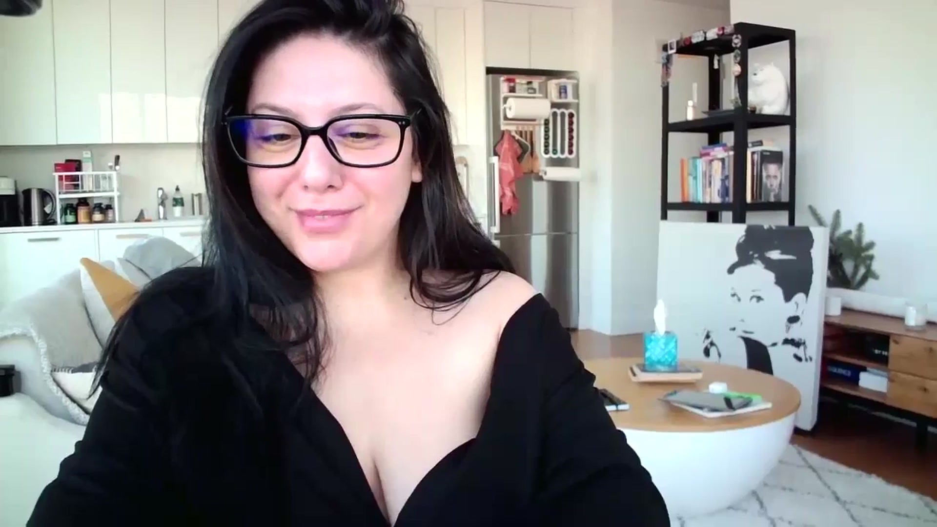 Gallery image thumbnail from SILKYWOMAN's myfreecams stream on, 12/26/2024, 14:27 image 6 of 20