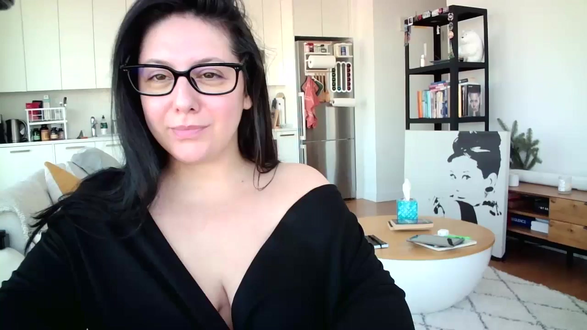 Gallery image thumbnail from SILKYWOMAN's myfreecams stream on, 12/26/2024, 14:58 image 14 of 20