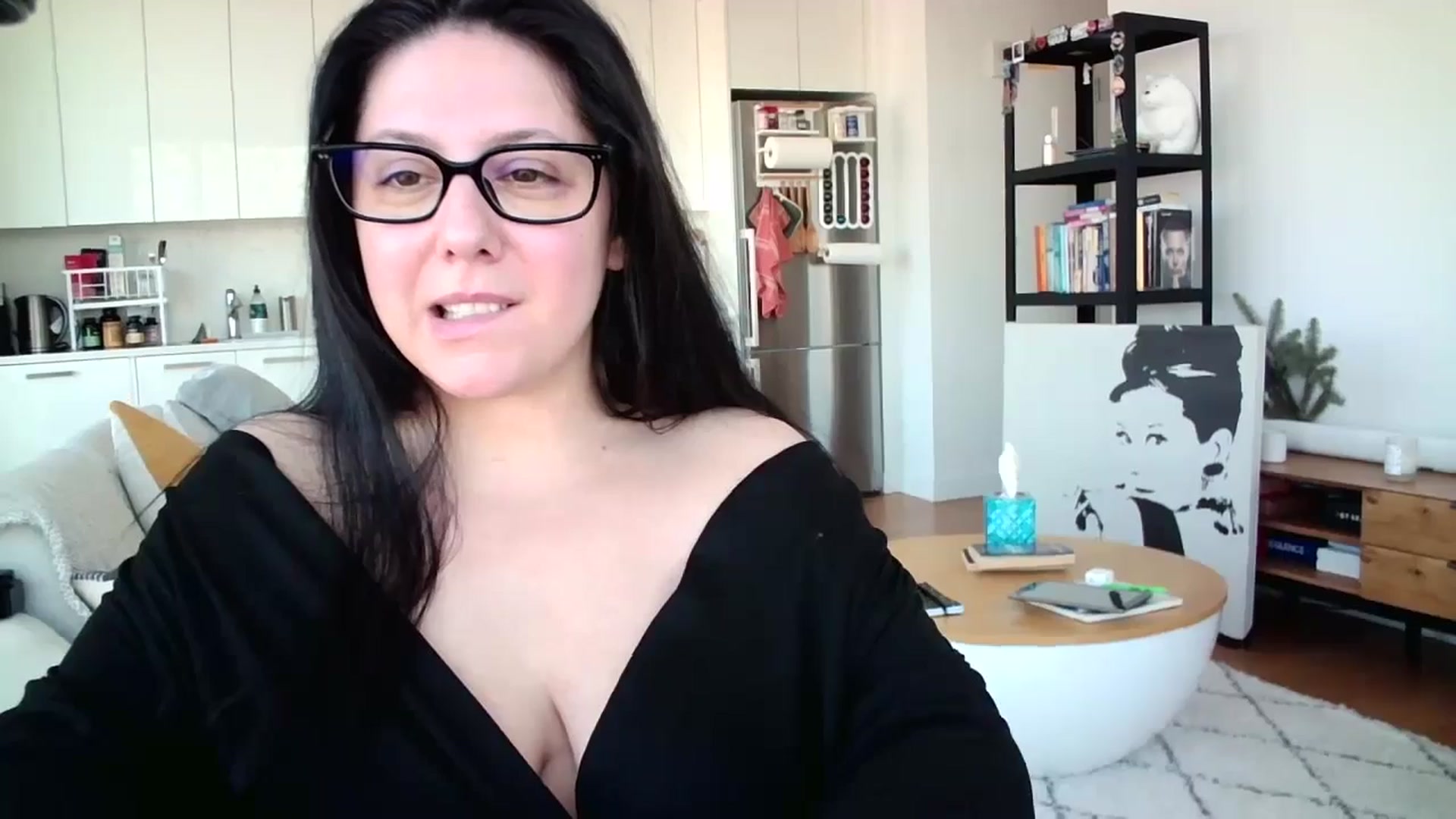 Gallery image thumbnail from SILKYWOMAN's myfreecams stream on, 12/26/2024, 14:58 image 12 of 20