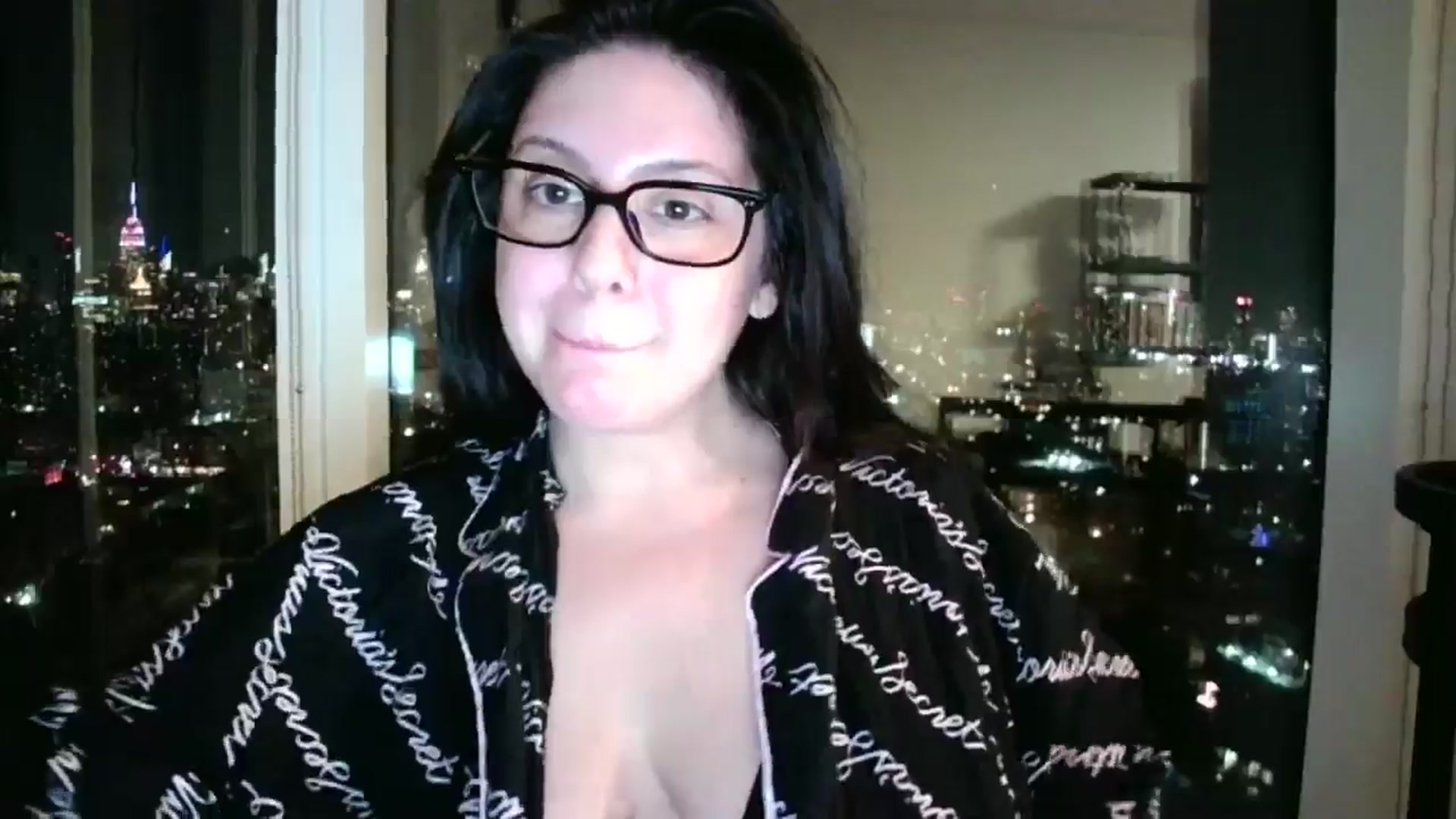 Gallery image thumbnail from SILKYWOMAN's myfreecams stream on, 12/27/2024, 24:44 image 4 of 20