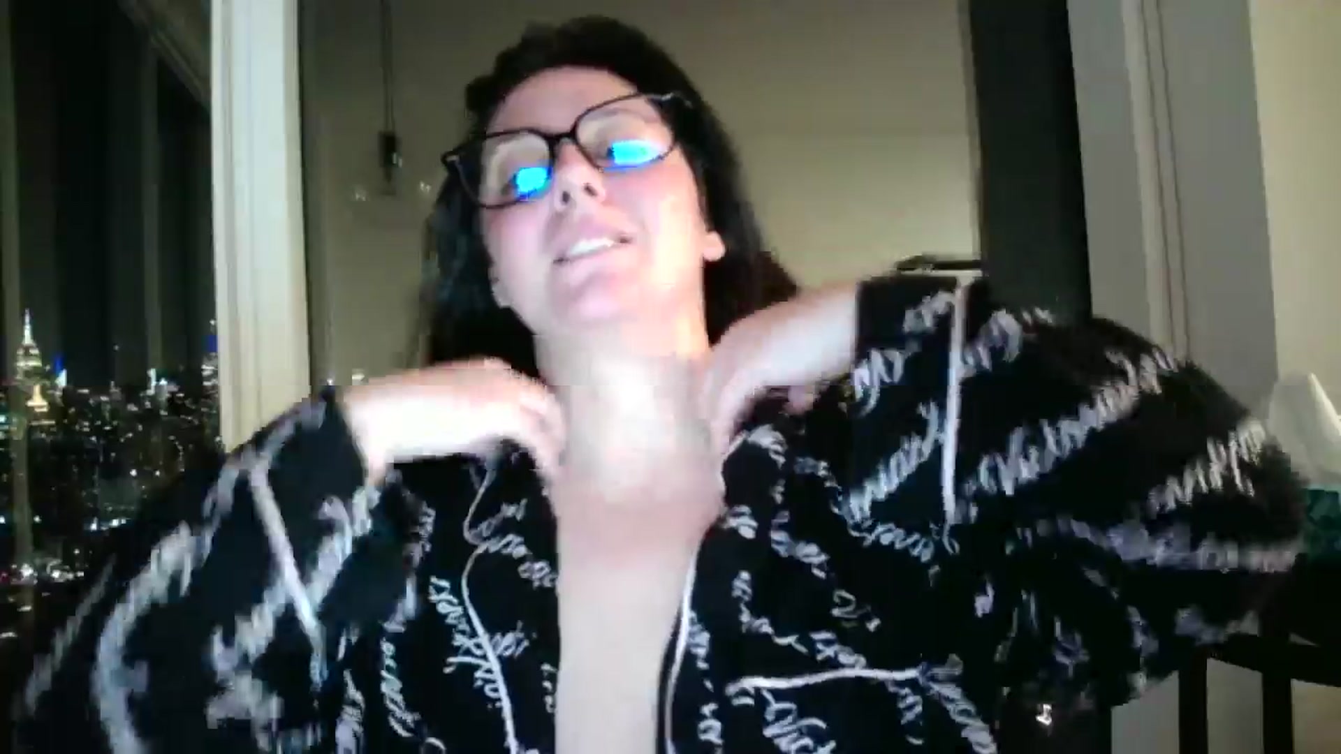 Gallery image thumbnail from SILKYWOMAN's myfreecams stream on, 12/27/2024, 24:44 image 11 of 20