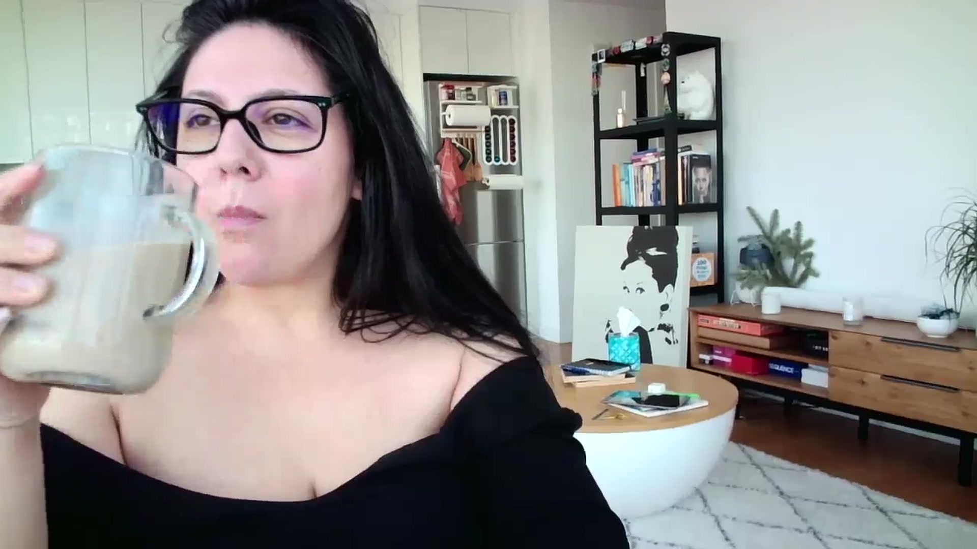 Gallery image thumbnail from SILKYWOMAN's myfreecams stream on, 12/27/2024, 15:56 image 14 of 20