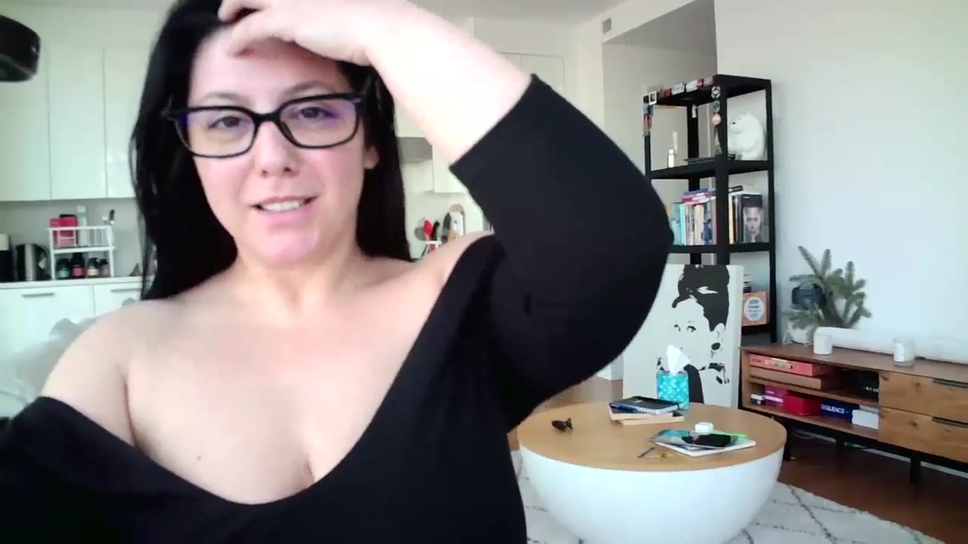 Gallery image thumbnail from SILKYWOMAN's myfreecams stream on, 12/27/2024, 15:56 image 9 of 20